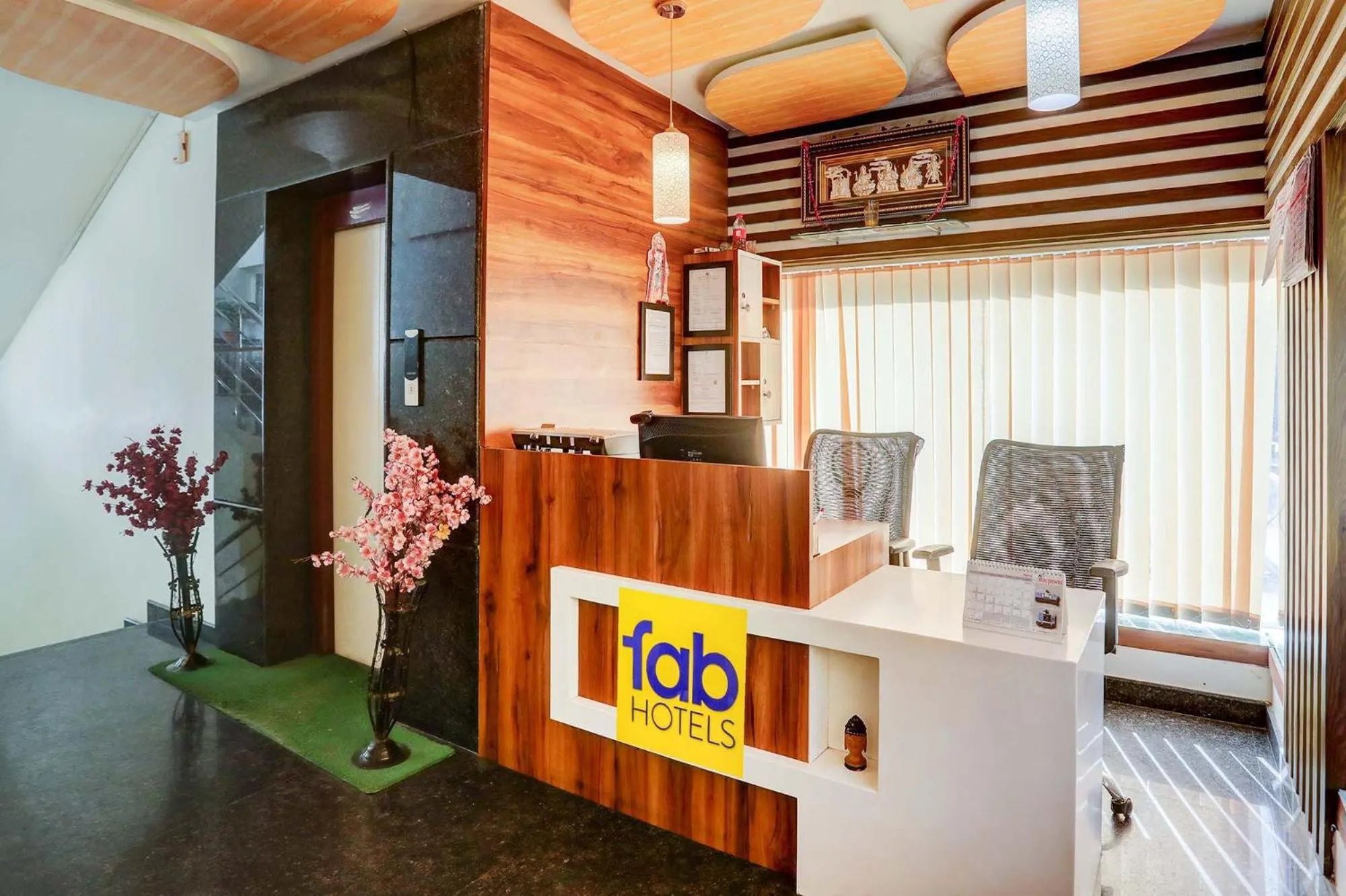 Lobby or reception in Hotel Royal Suites - Yeshwanthpur