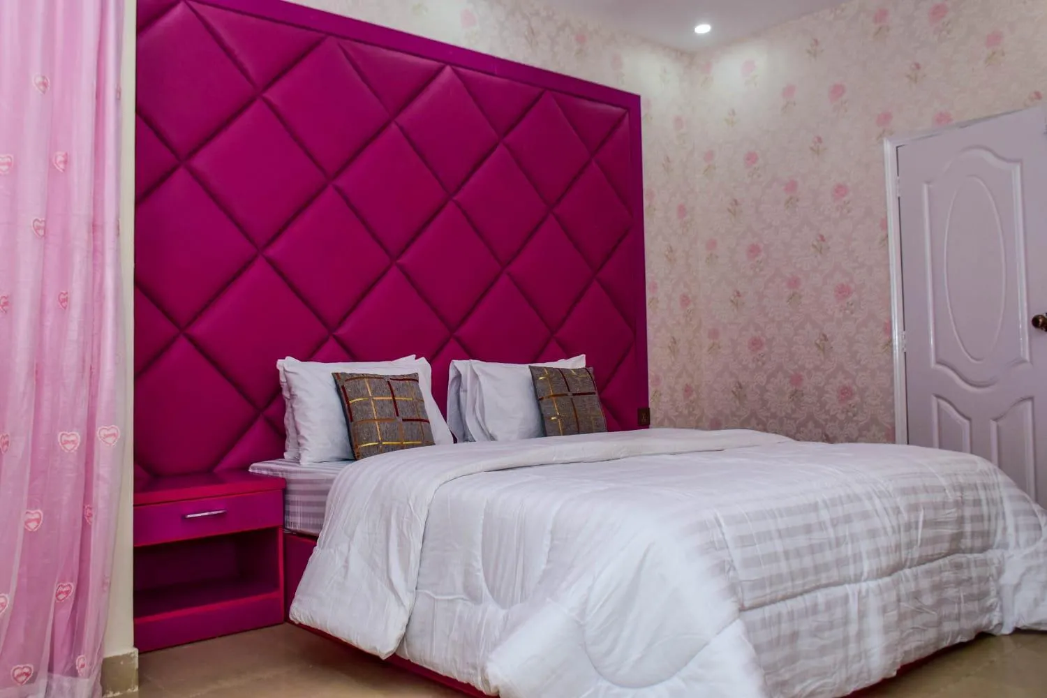 Bed in Clifton Rezidor