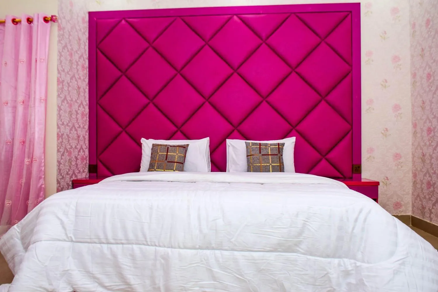 Bed in Clifton Rezidor