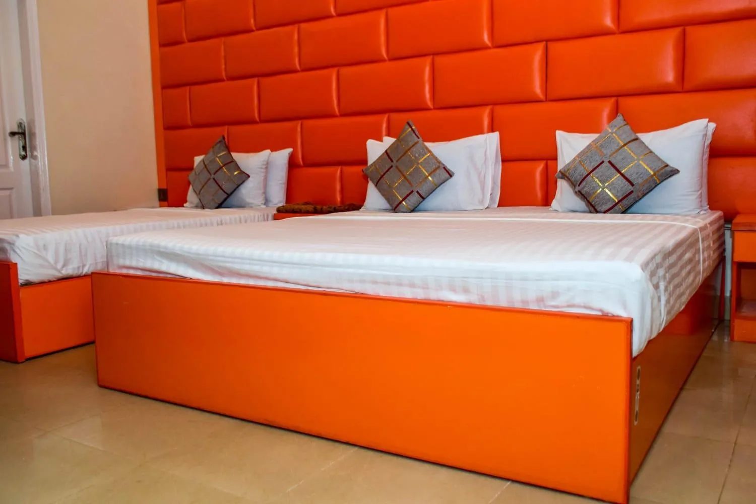 Bed in Clifton Rezidor