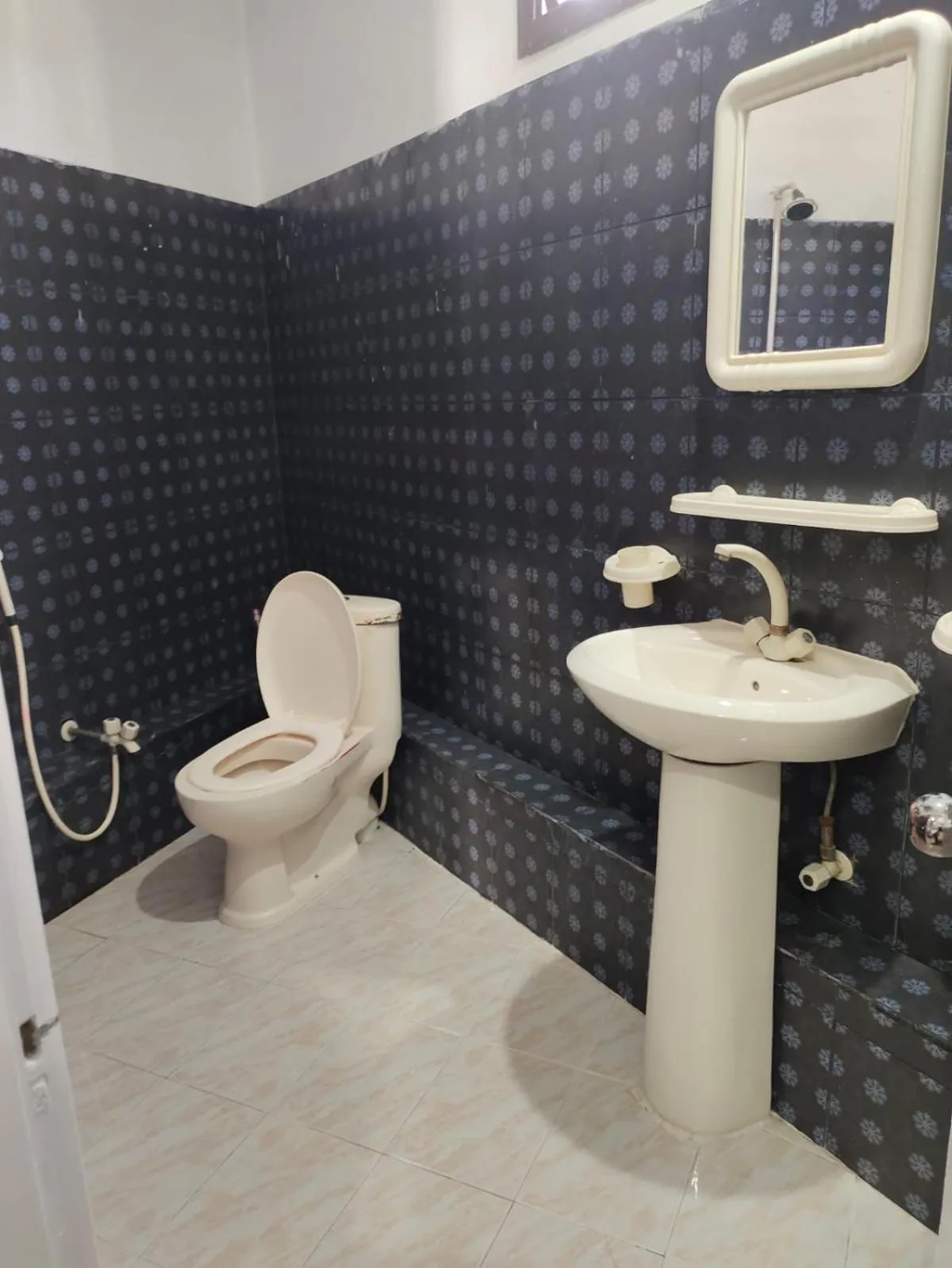 Bathroom in Clifton Rezidor