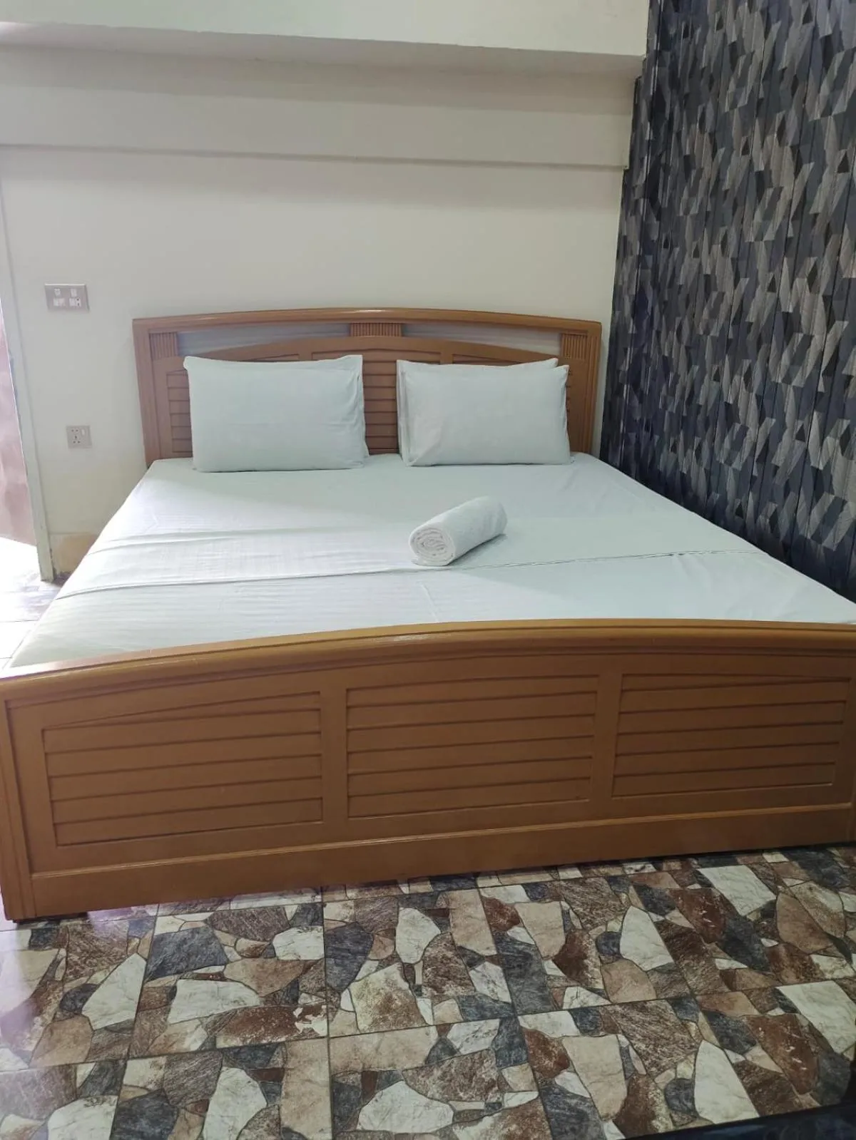 Bed in Clifton Rezidor