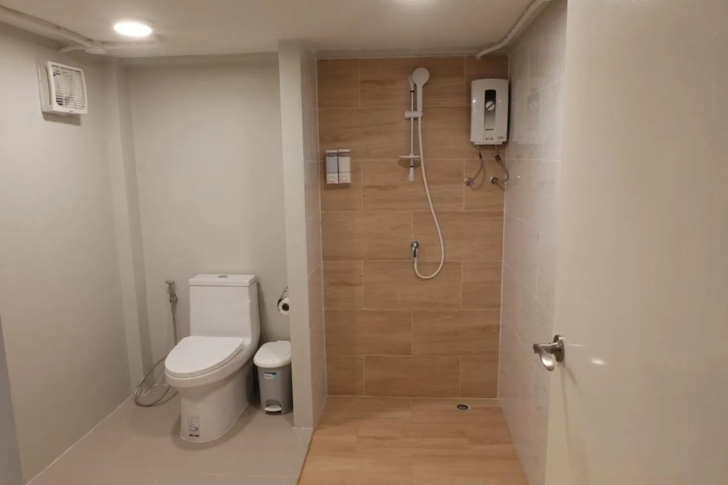 Shower in THE BELONG BOUTIQUE HOTEL