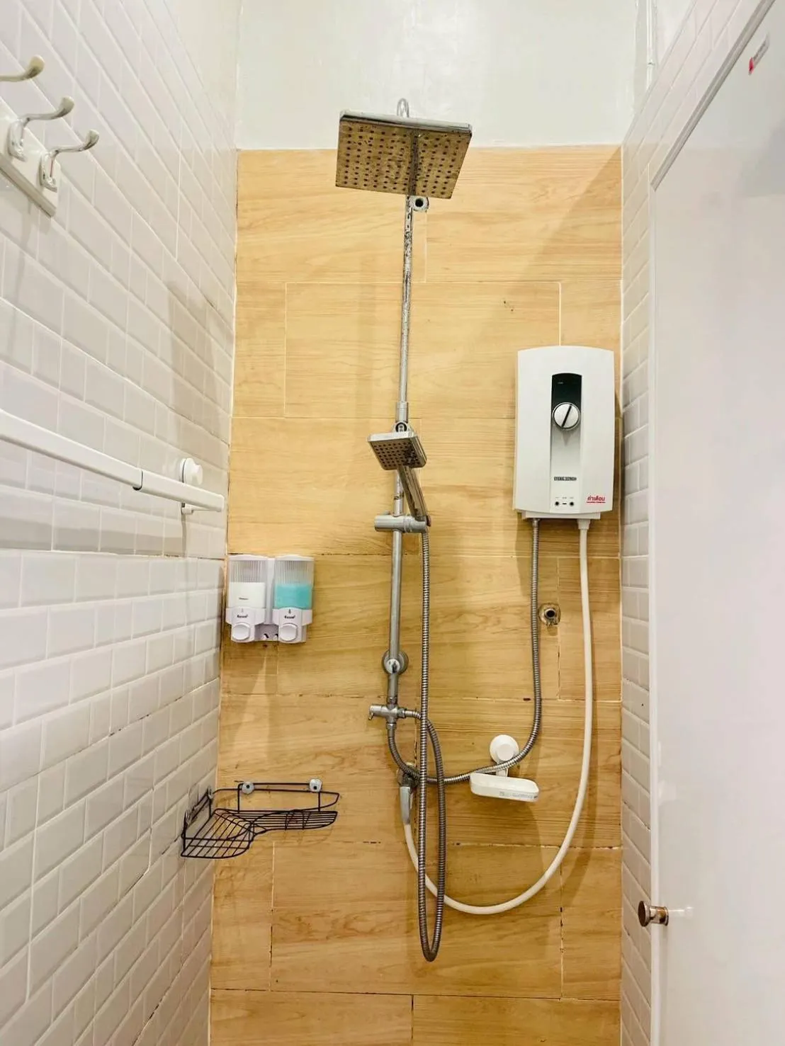 Shower in THE BELONG BOUTIQUE HOTEL