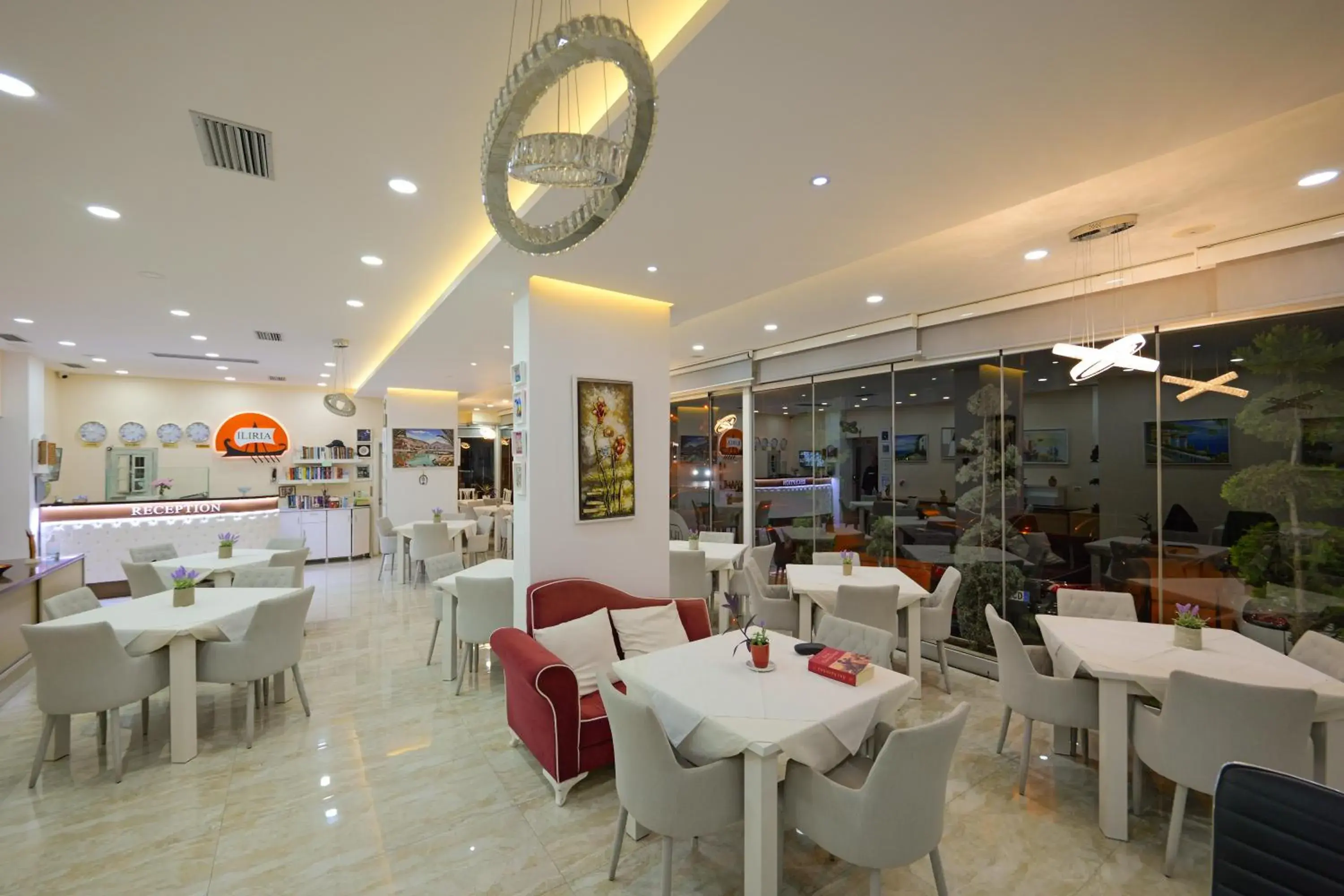 Restaurant/places to eat in Hotel Iliria Restaurant/places to eat in Hotel Iliria