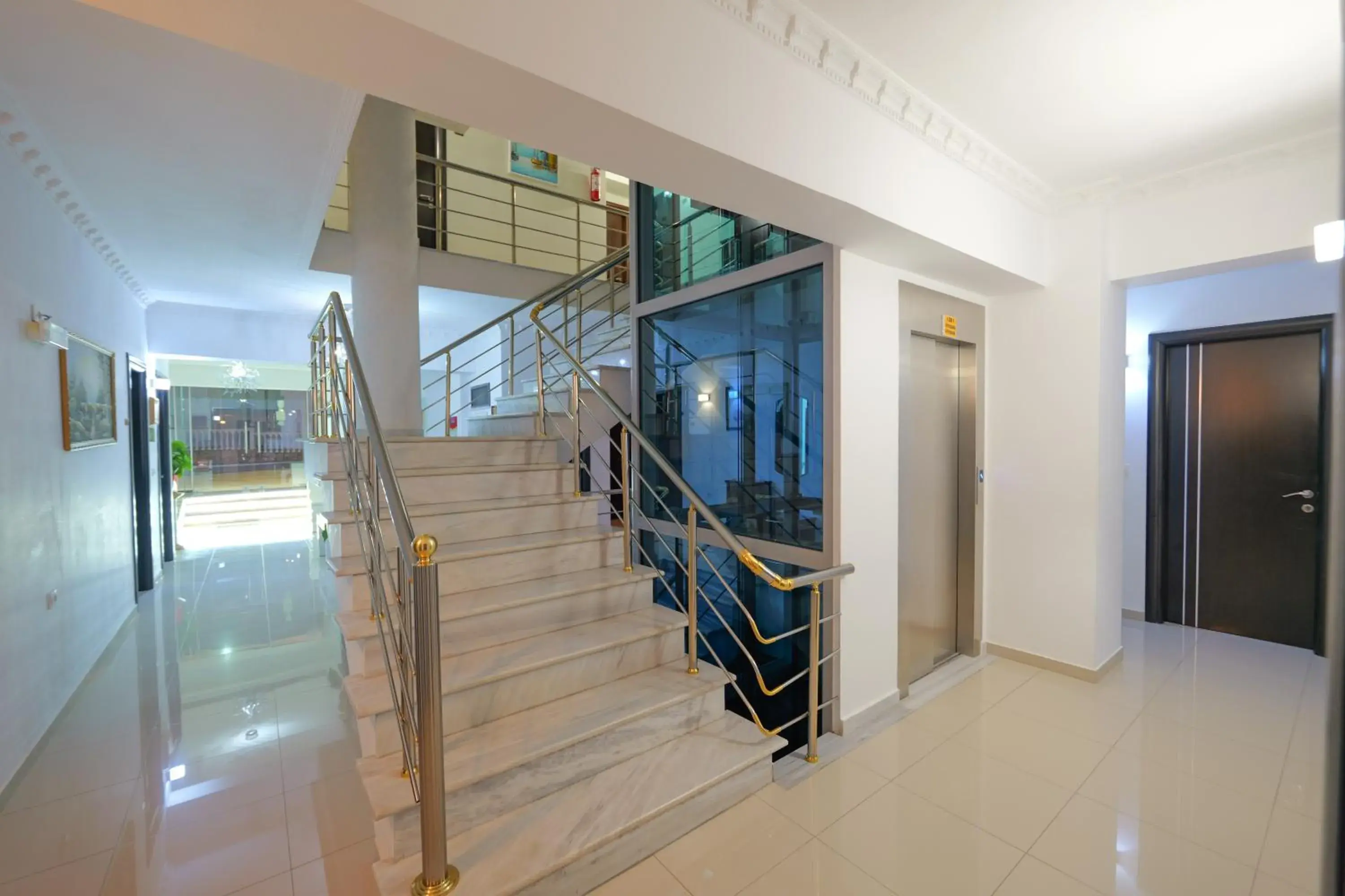 Facade/entrance in Hotel Iliria Facade/entrance in Hotel Iliria