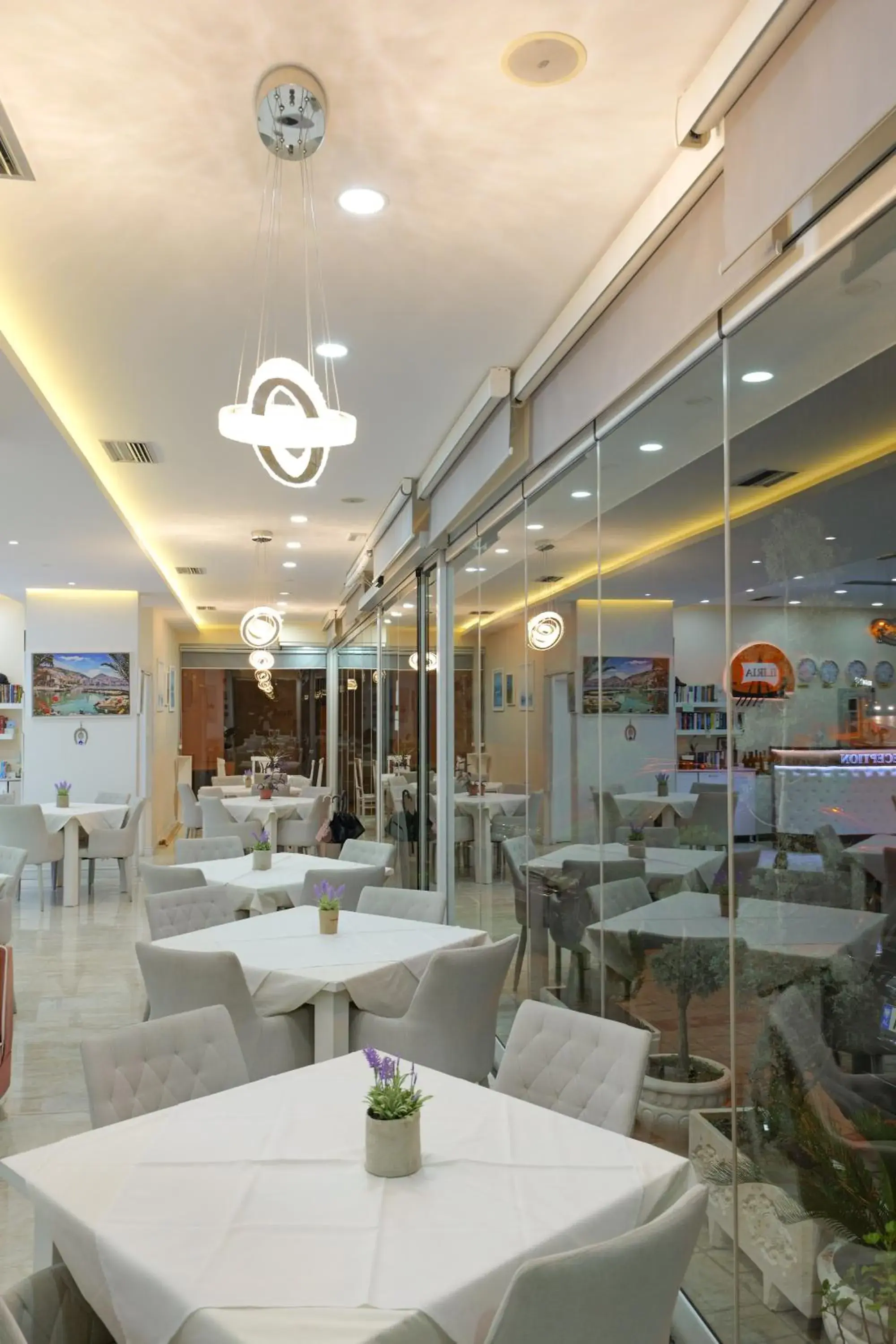 Restaurant/places to eat in Hotel Iliria Restaurant/places to eat in Hotel Iliria
