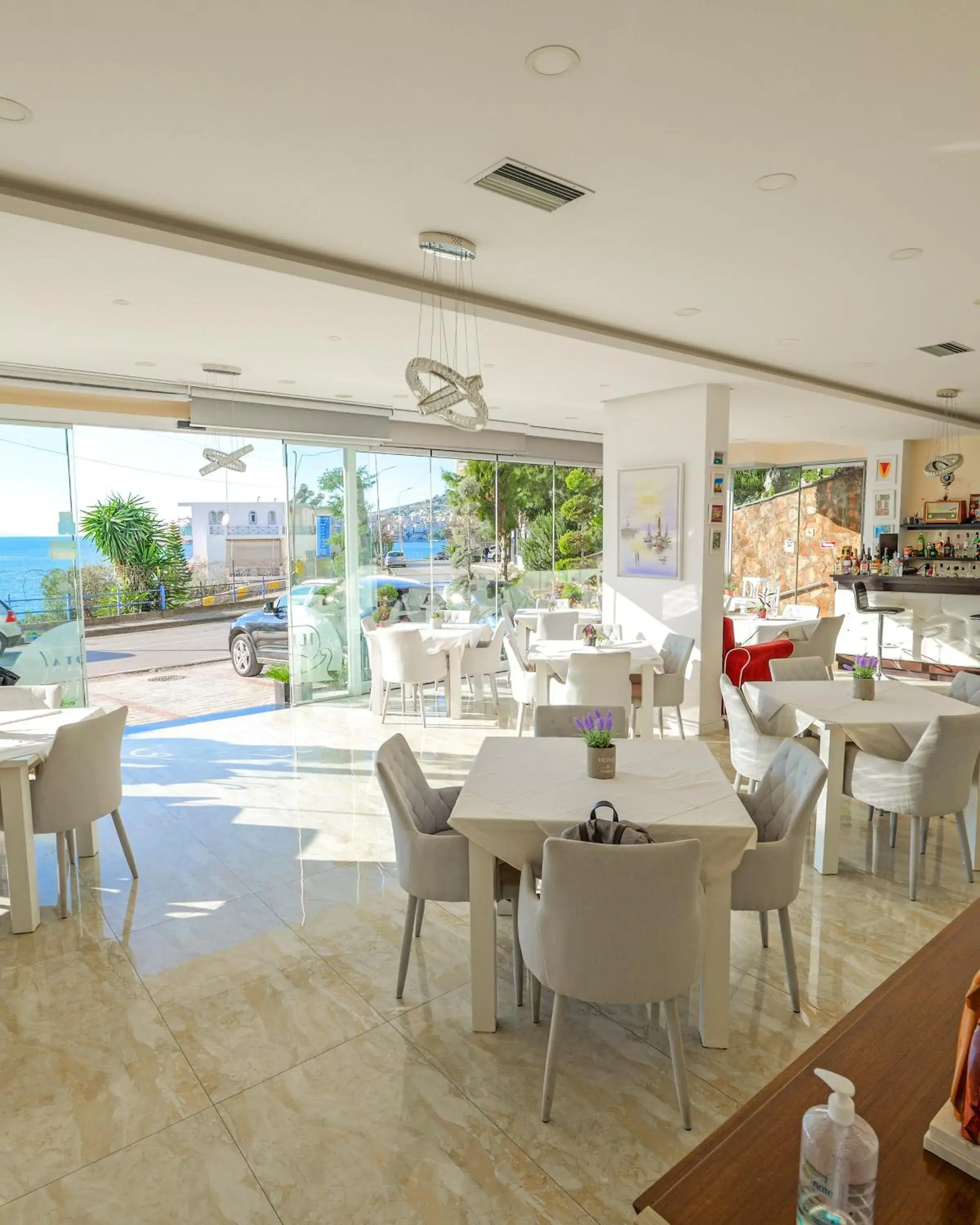Restaurant/places to eat in Hotel Iliria Restaurant/places to eat in Hotel Iliria