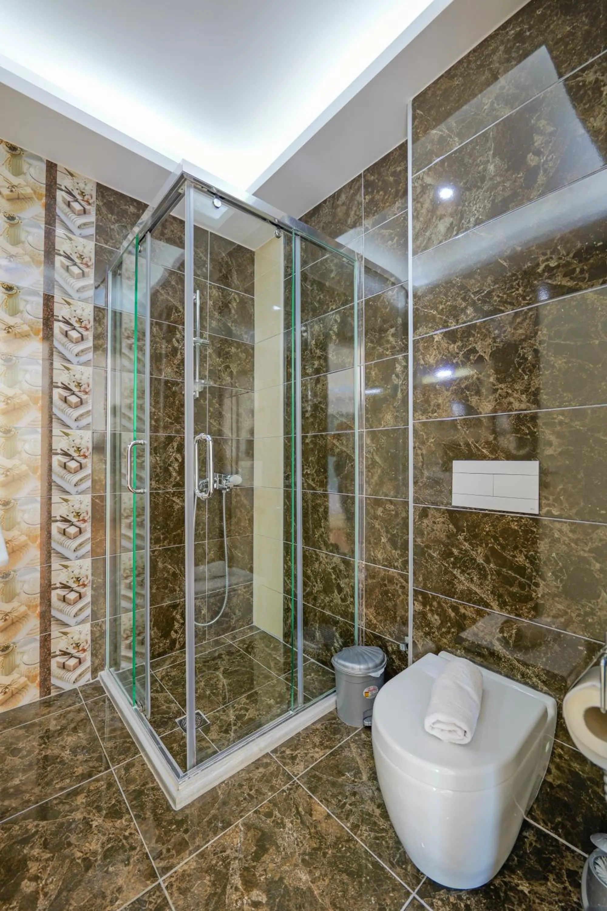 Shower in Hotel Iliria