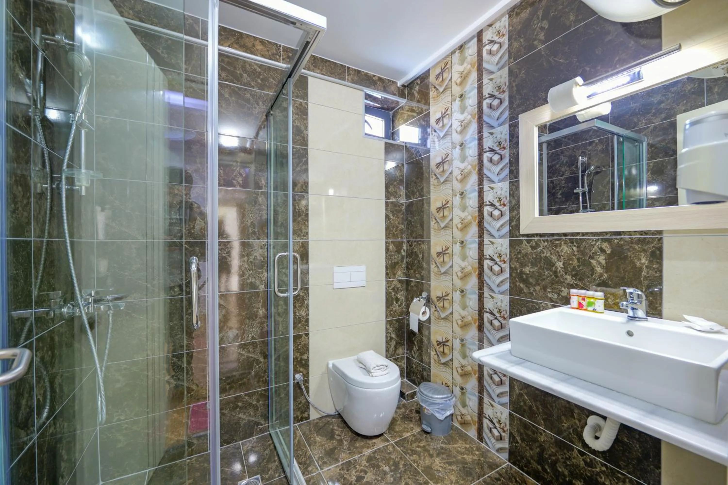 Shower in Hotel Iliria