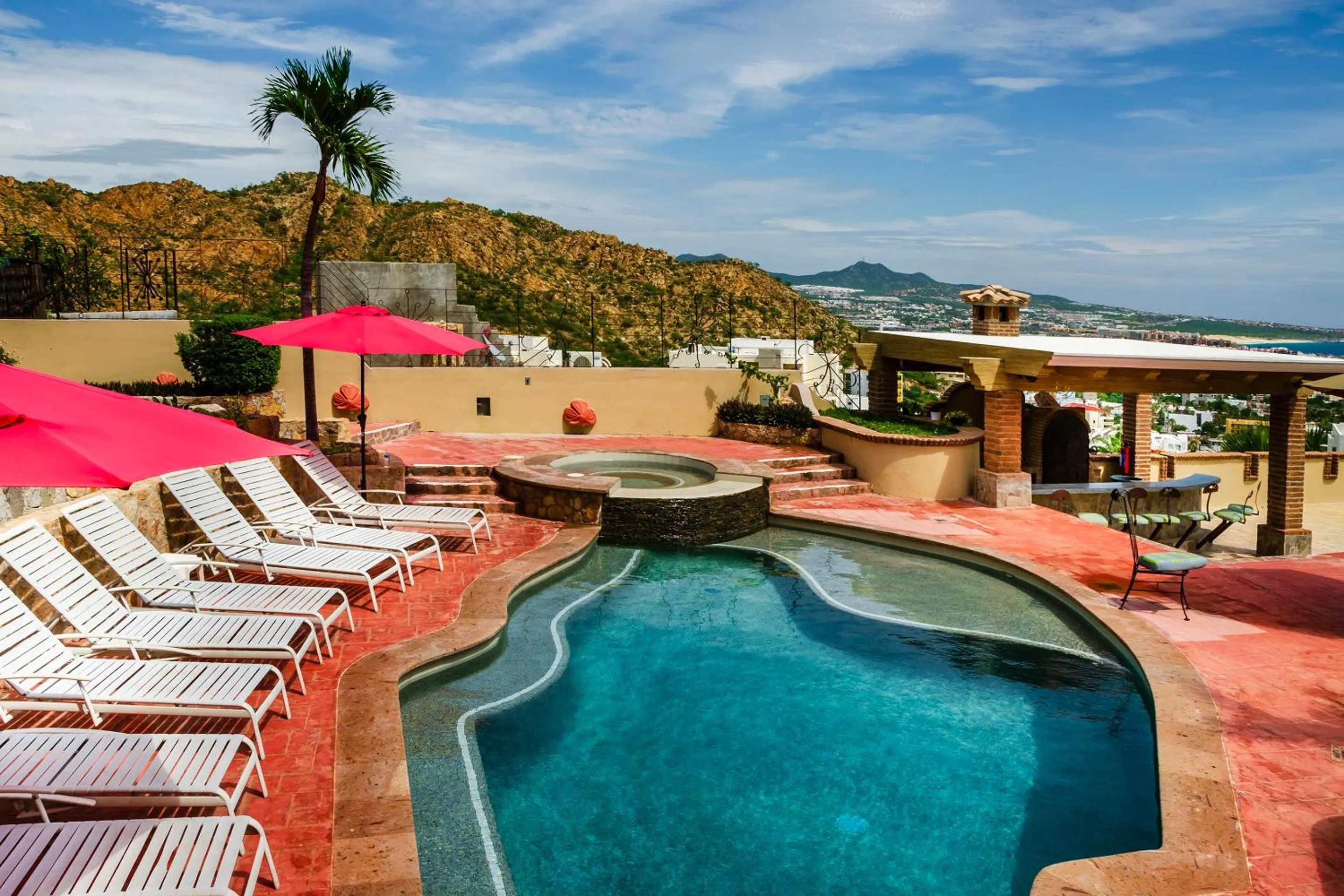 Swimming pool in Castillo Blarney Inn