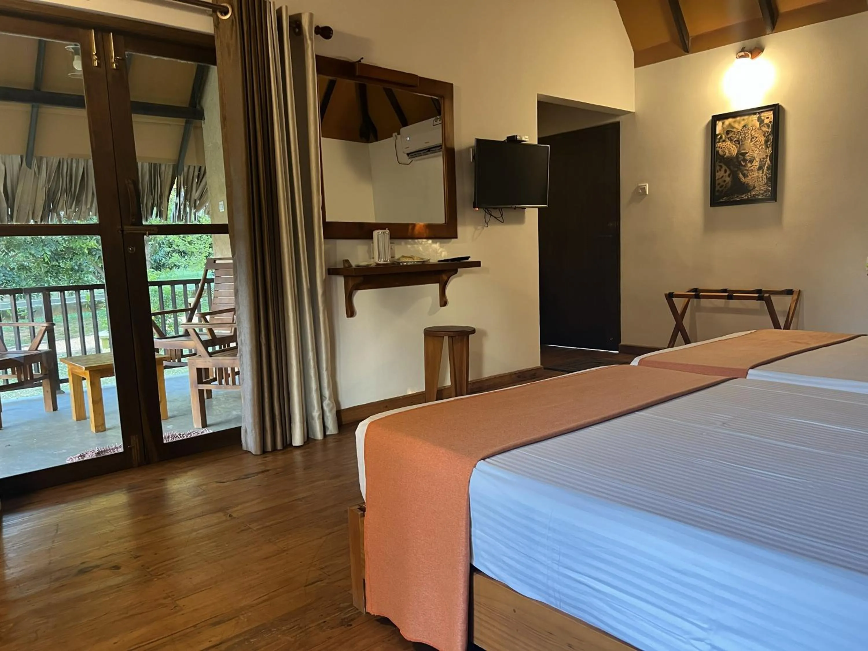 Bedroom, Bed in Saffron Lake Yala