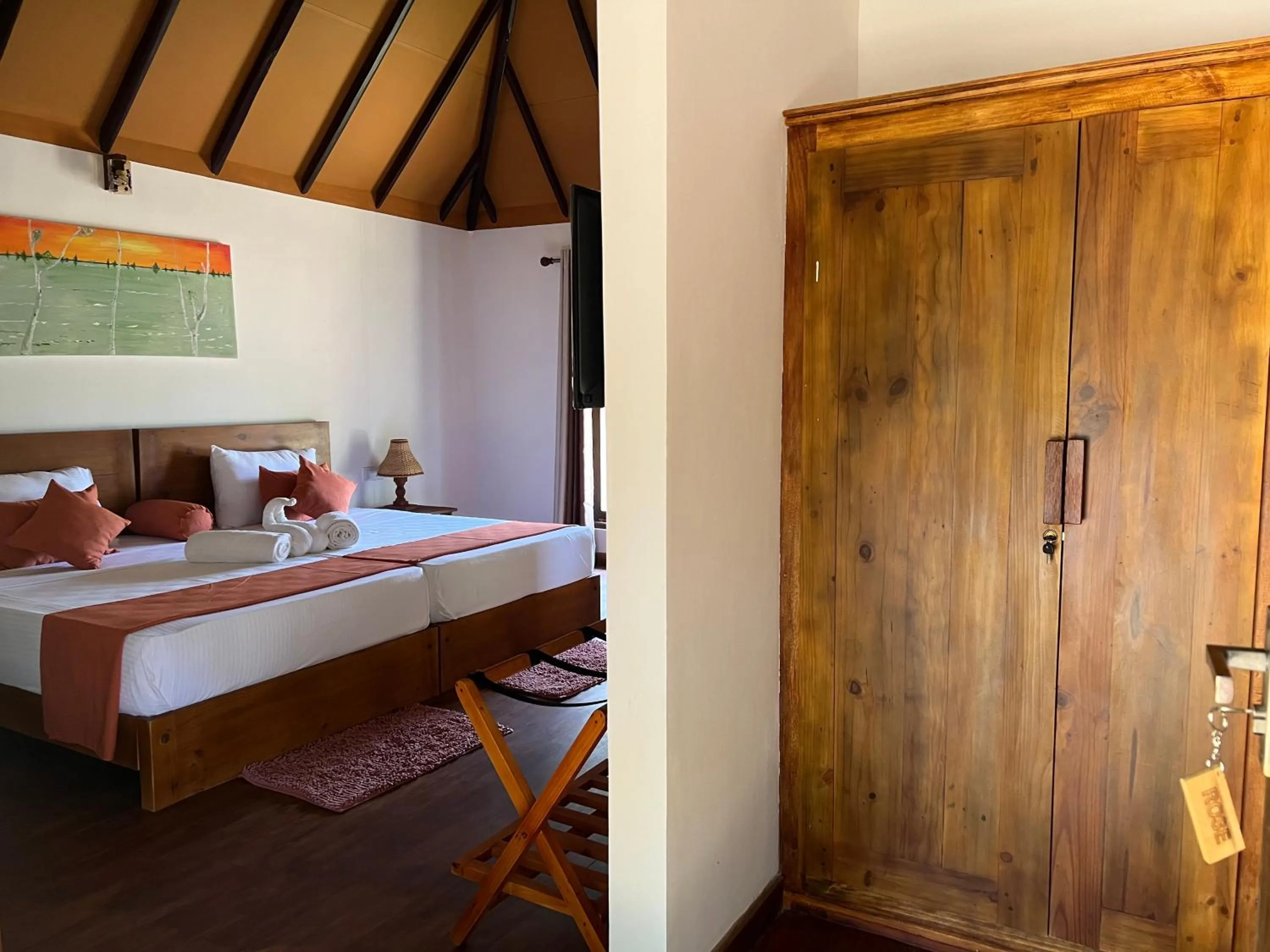 Facade/entrance, Bed in Saffron Lake Yala