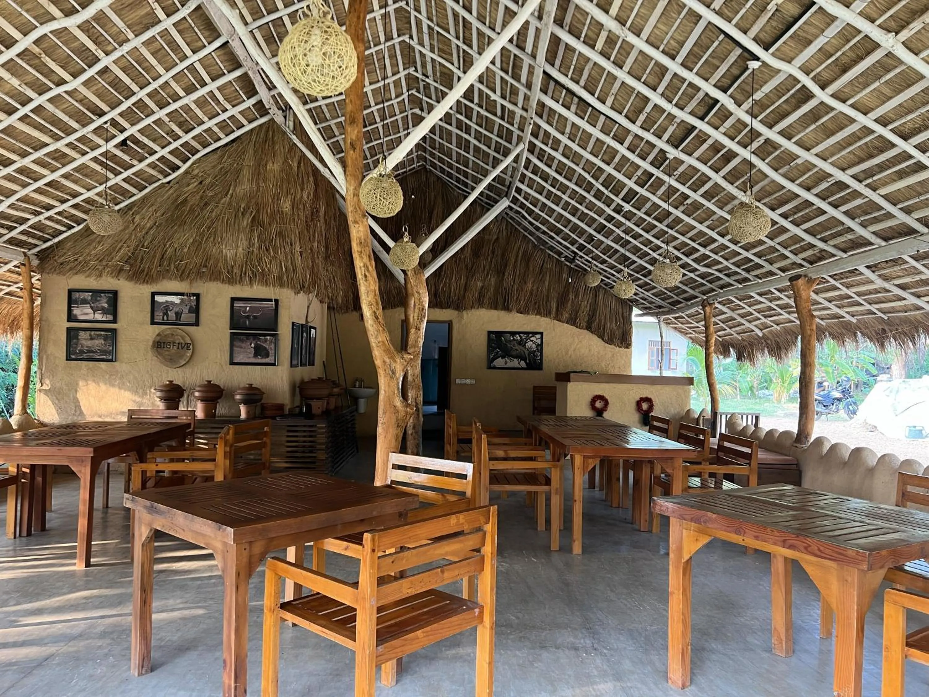 Restaurant/places to eat in Saffron Lake Yala