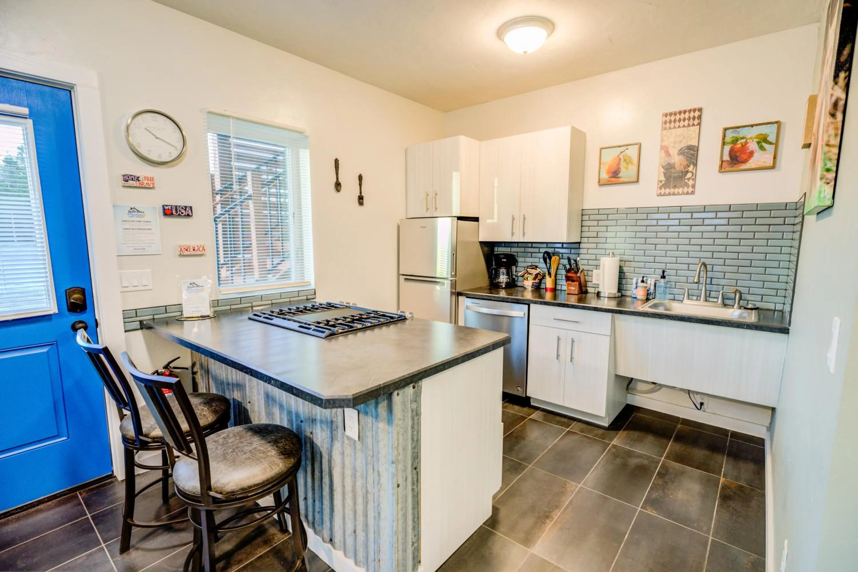 Kitchen or kitchenette in Castle in the Sky Unit Y