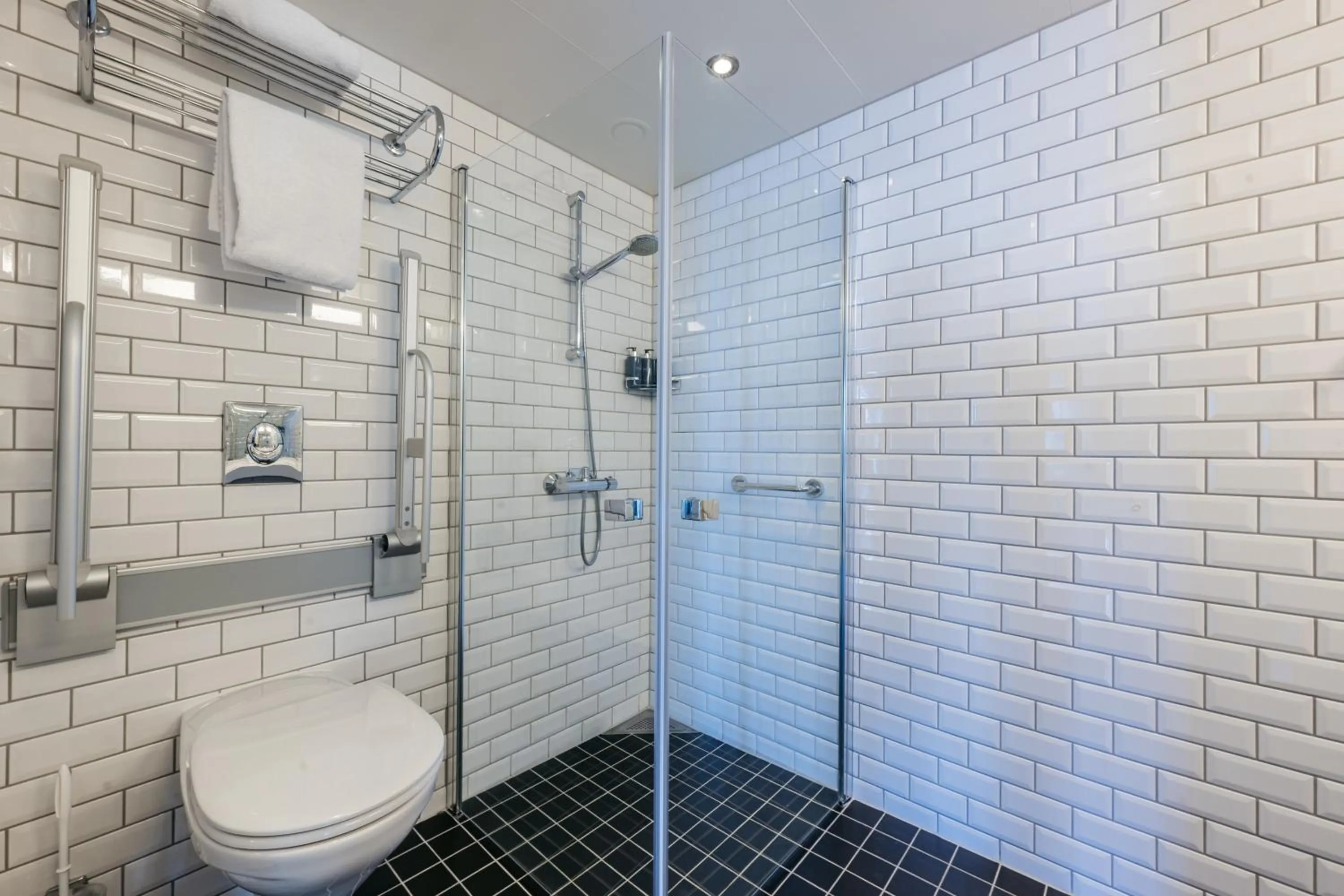 Shower in Støtvig Hotel