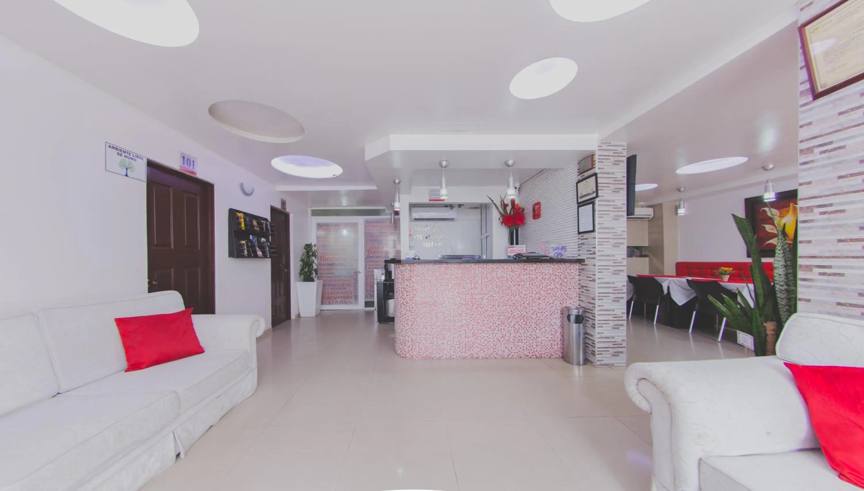 Lobby or reception in Hotel Marina Suites By GEH Suites