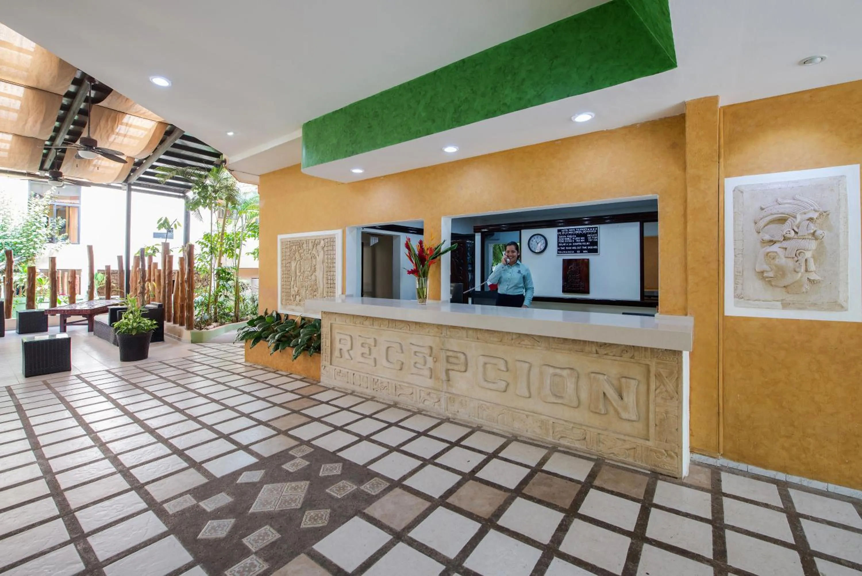Lobby or reception in Hotel Maya Tulipanes Palenque