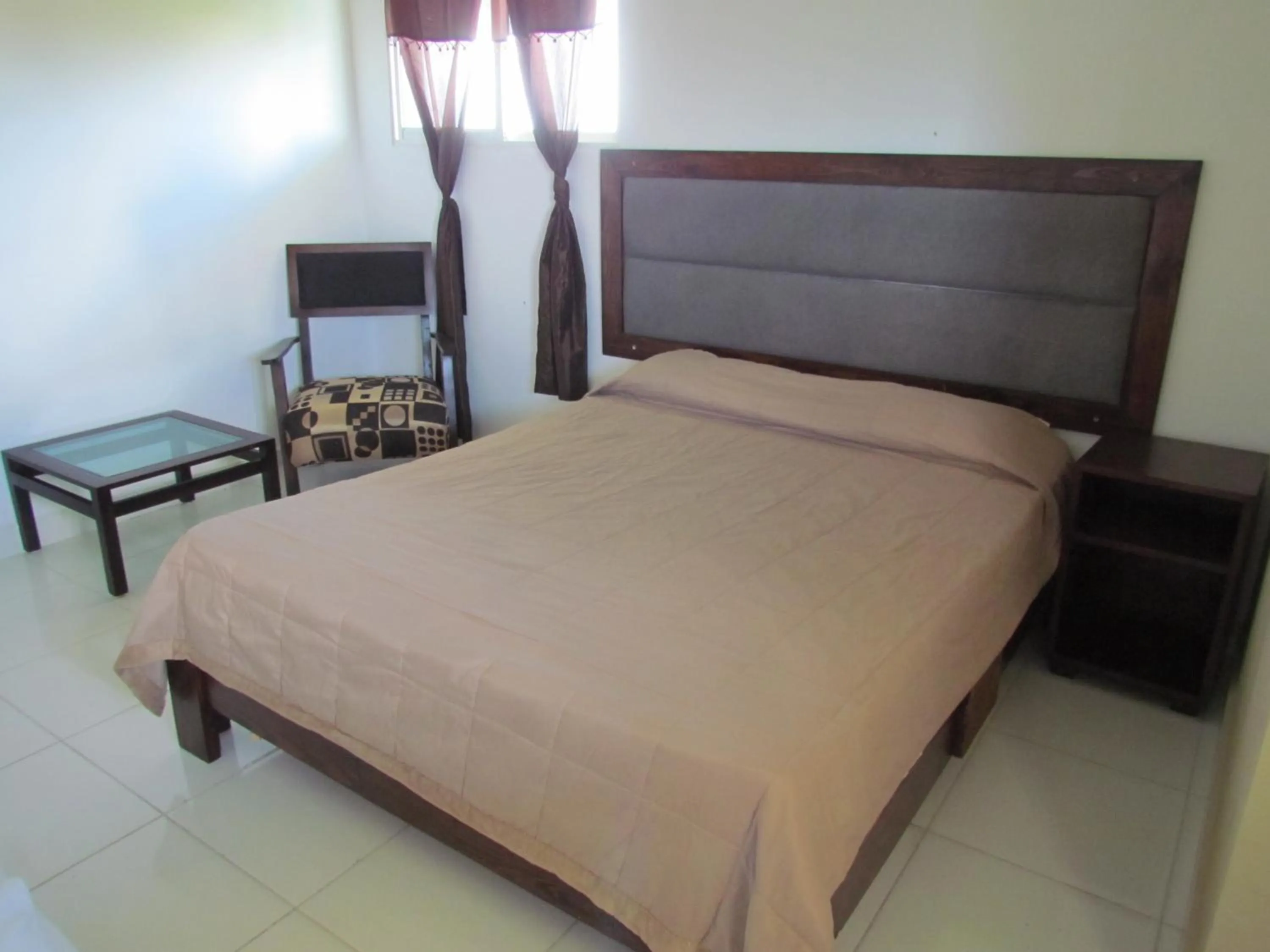 Photo of the whole room, Bed in Plaza Coral Hotel