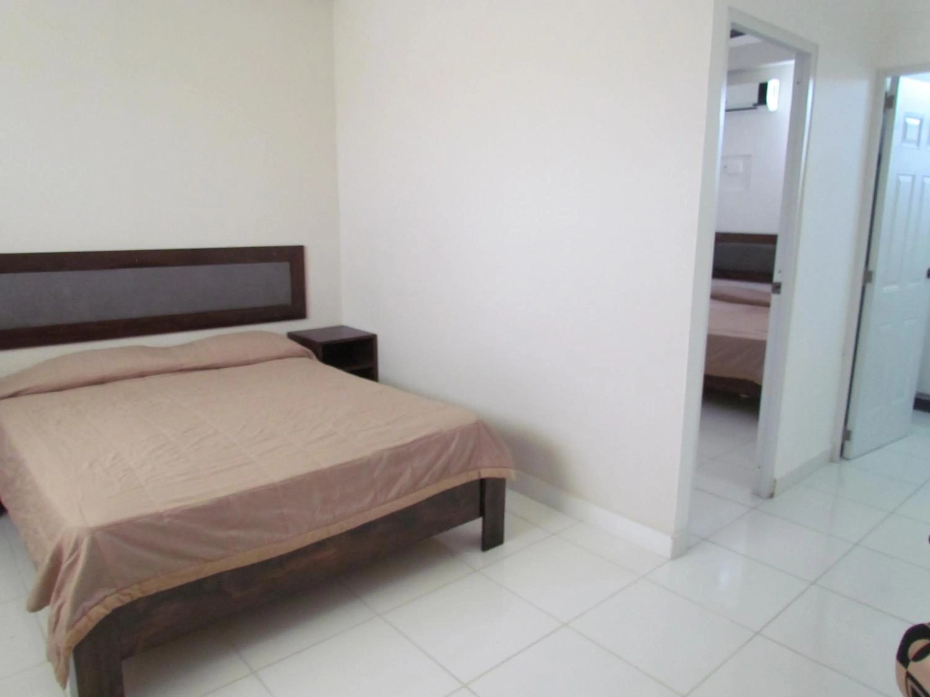 Photo of the whole room, Bed in Plaza Coral Hotel