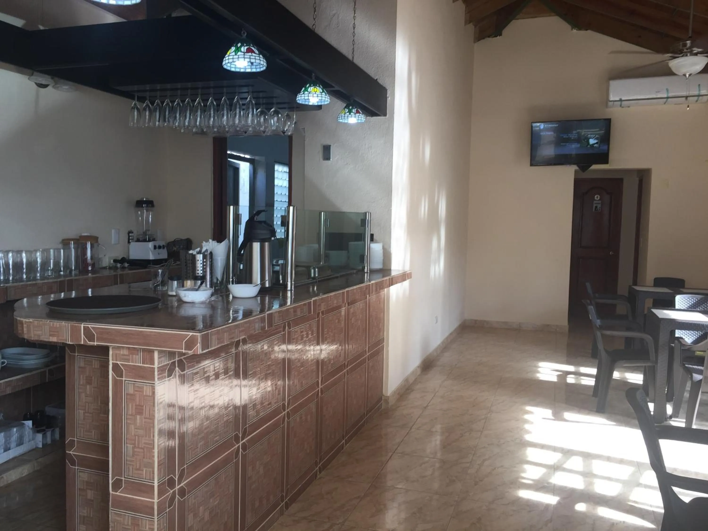 Restaurant/places to eat in Hotel Santander SD