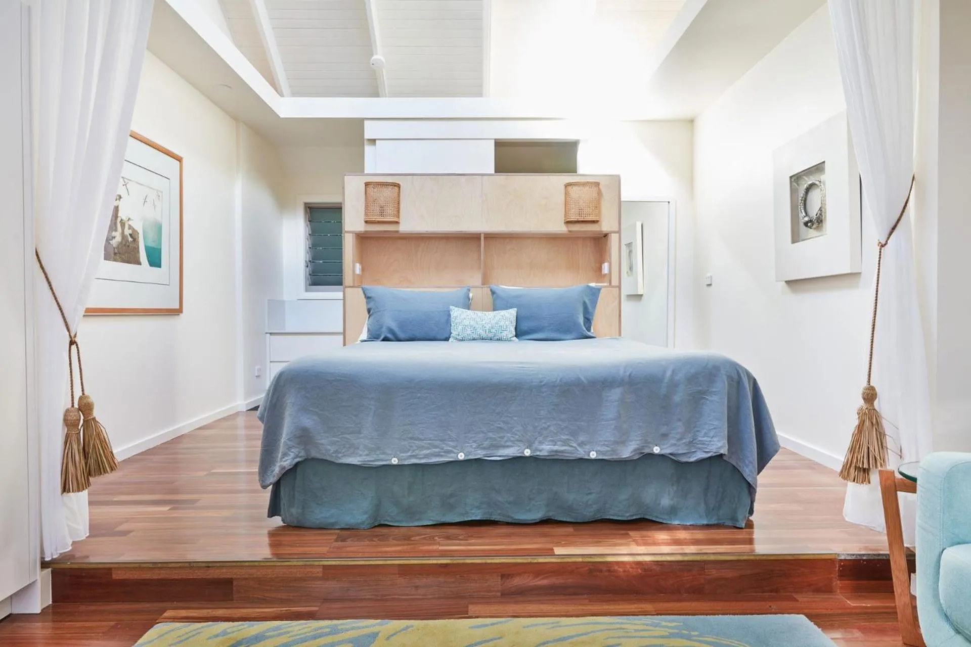 Property building, Bed in Arajilla Retreat