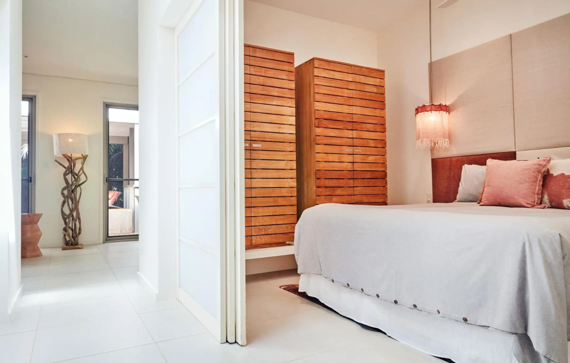 Property building, Bed in Arajilla Retreat