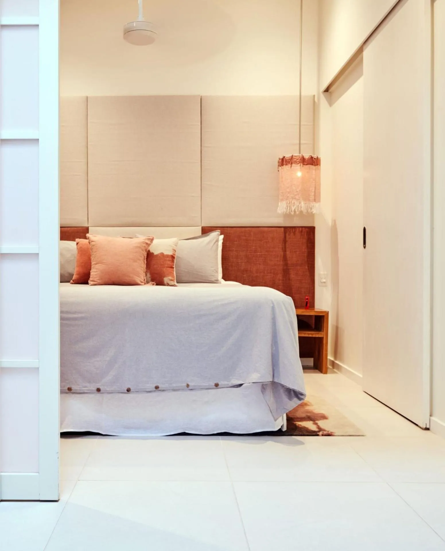 Property building, Bed in Arajilla Retreat