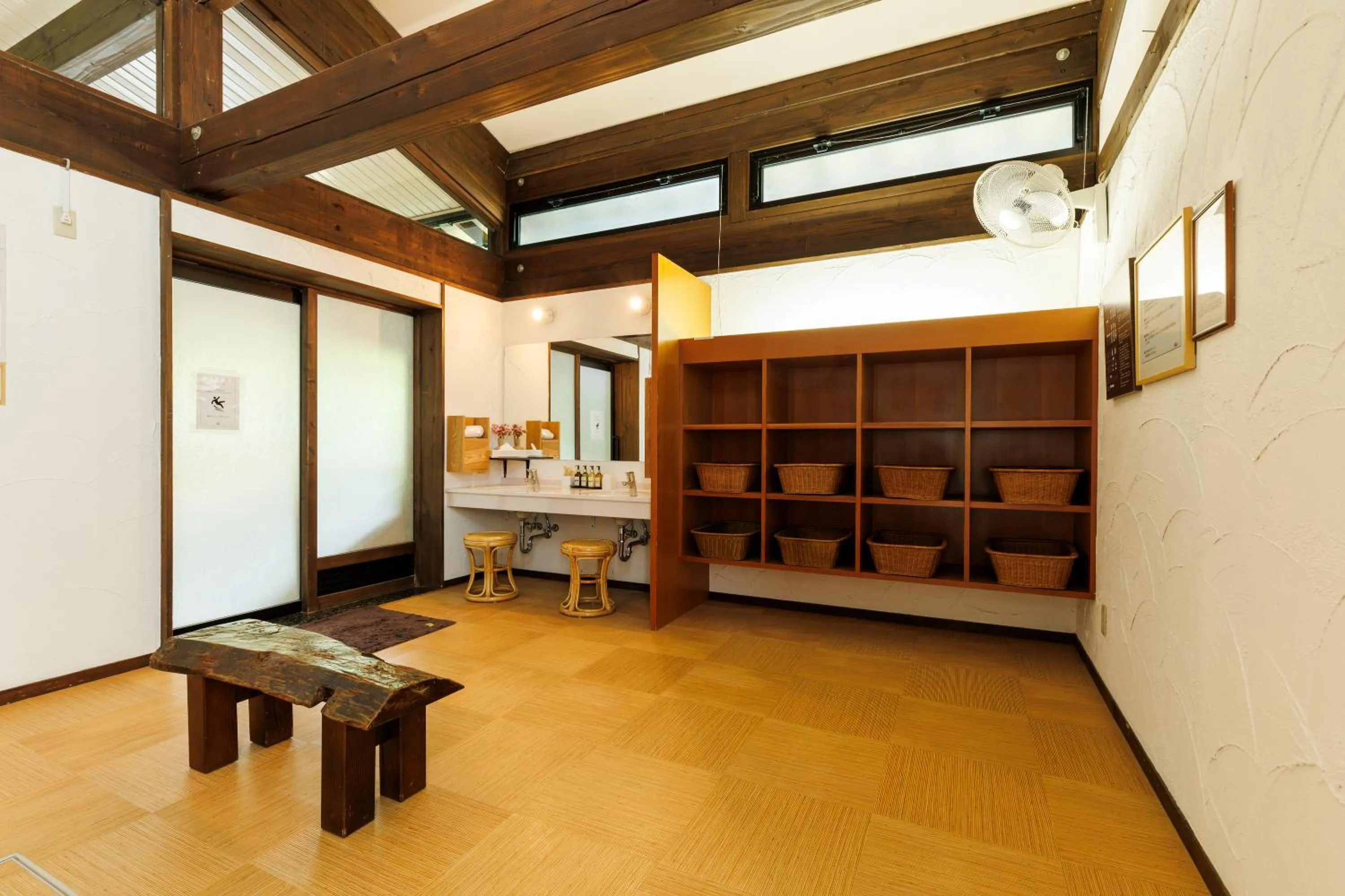 Public Bath in Hotel Kikori