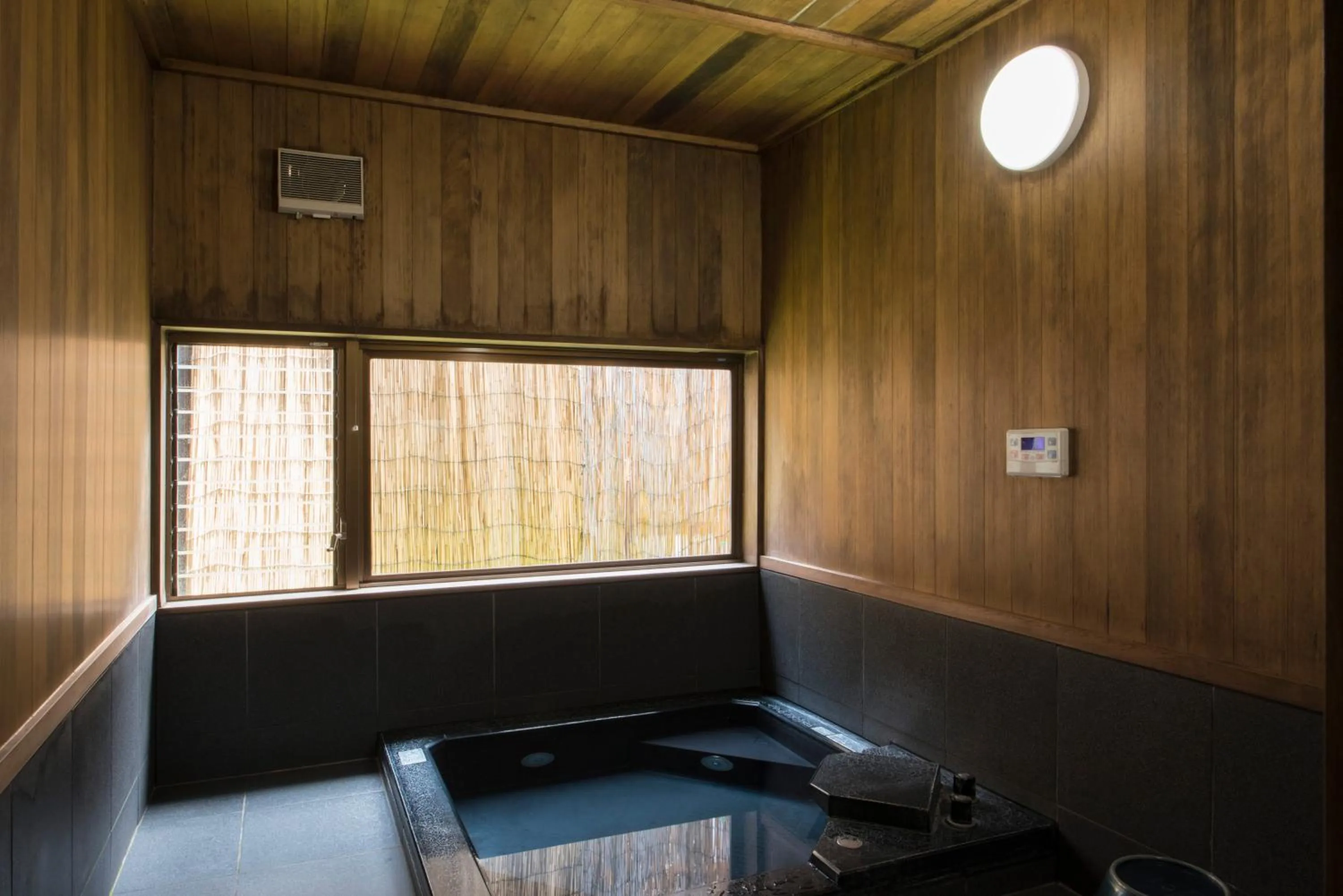 Bathroom in Busuitei