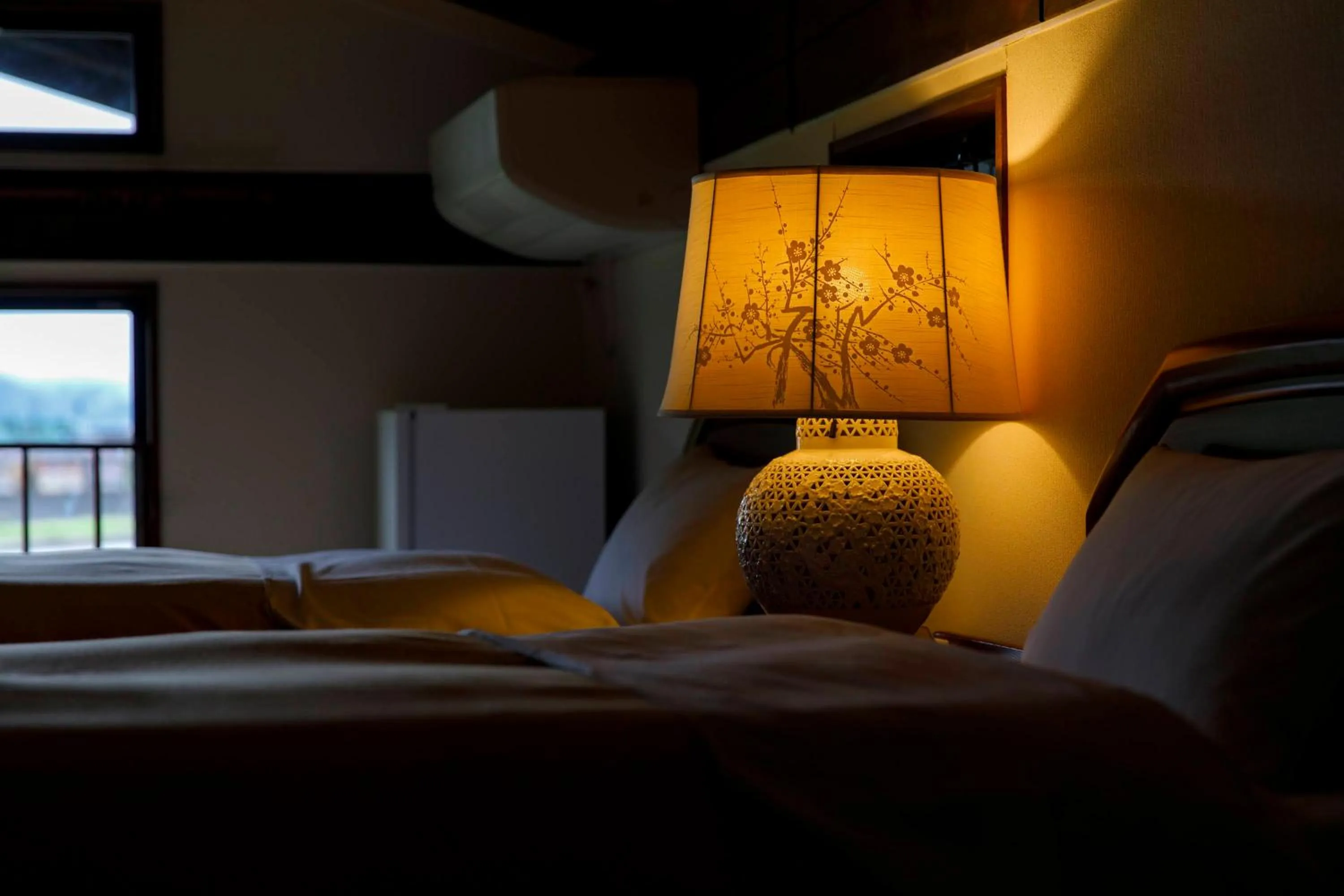 Photo of the whole room, Bed in Busuitei