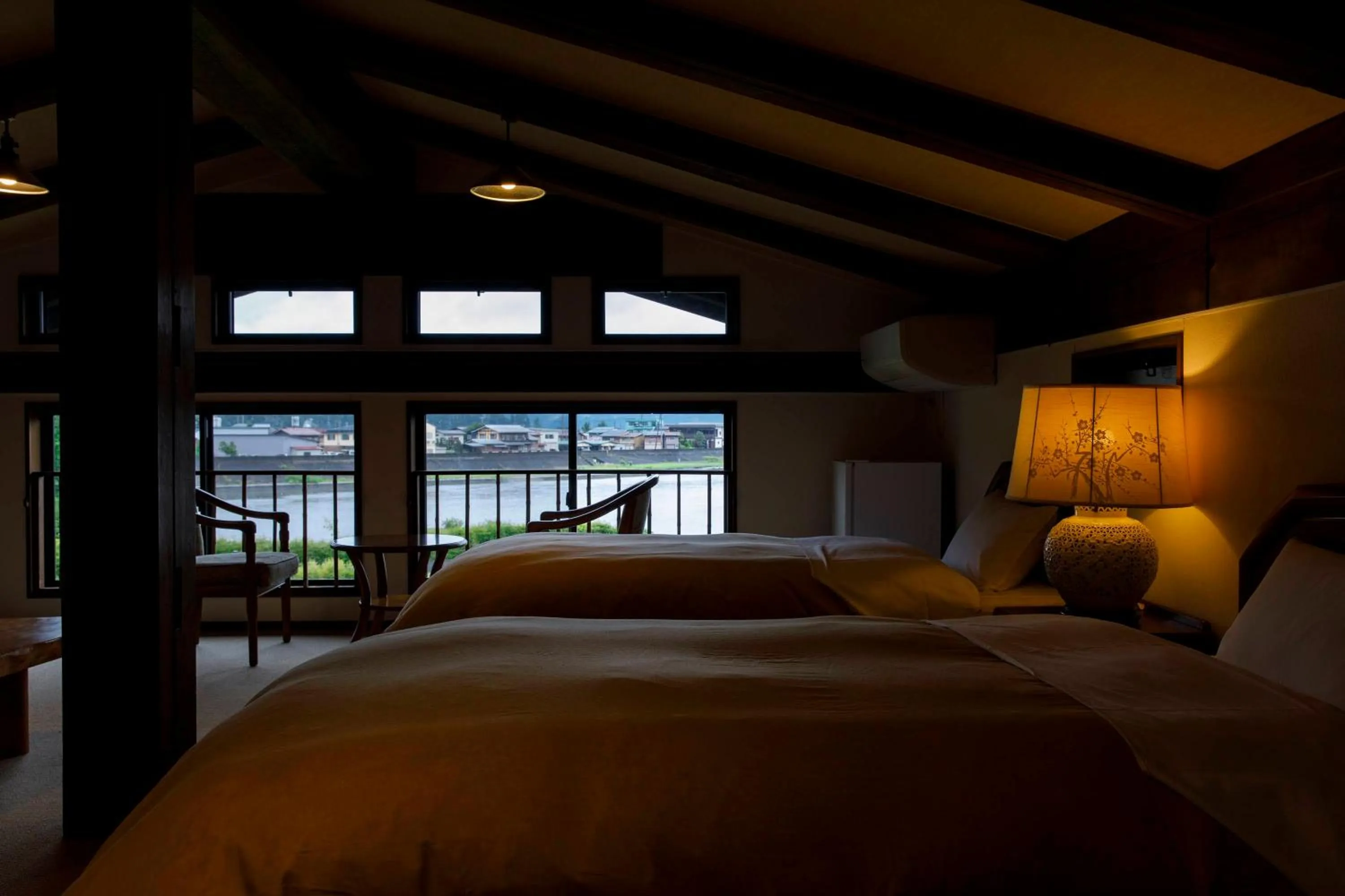 Photo of the whole room, Bed in Busuitei