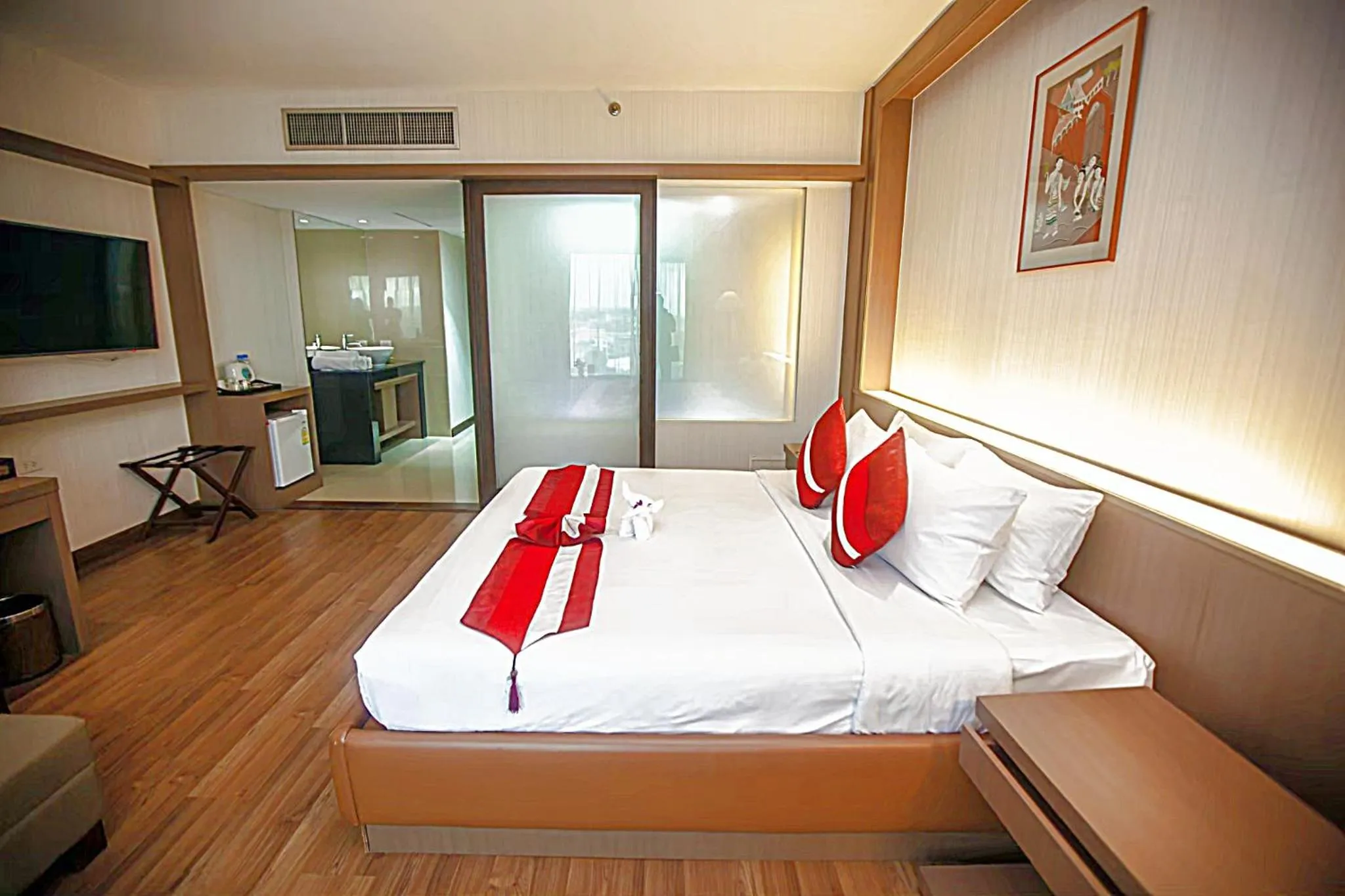 Bed in Chiangmai Grandview Hotel & Convention Center