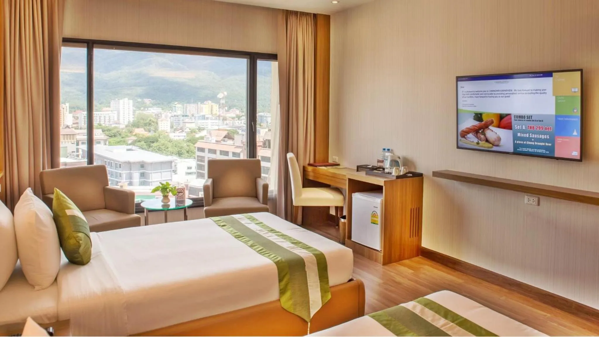 Mountain view, Bed in Chiangmai Grandview Hotel & Convention Center