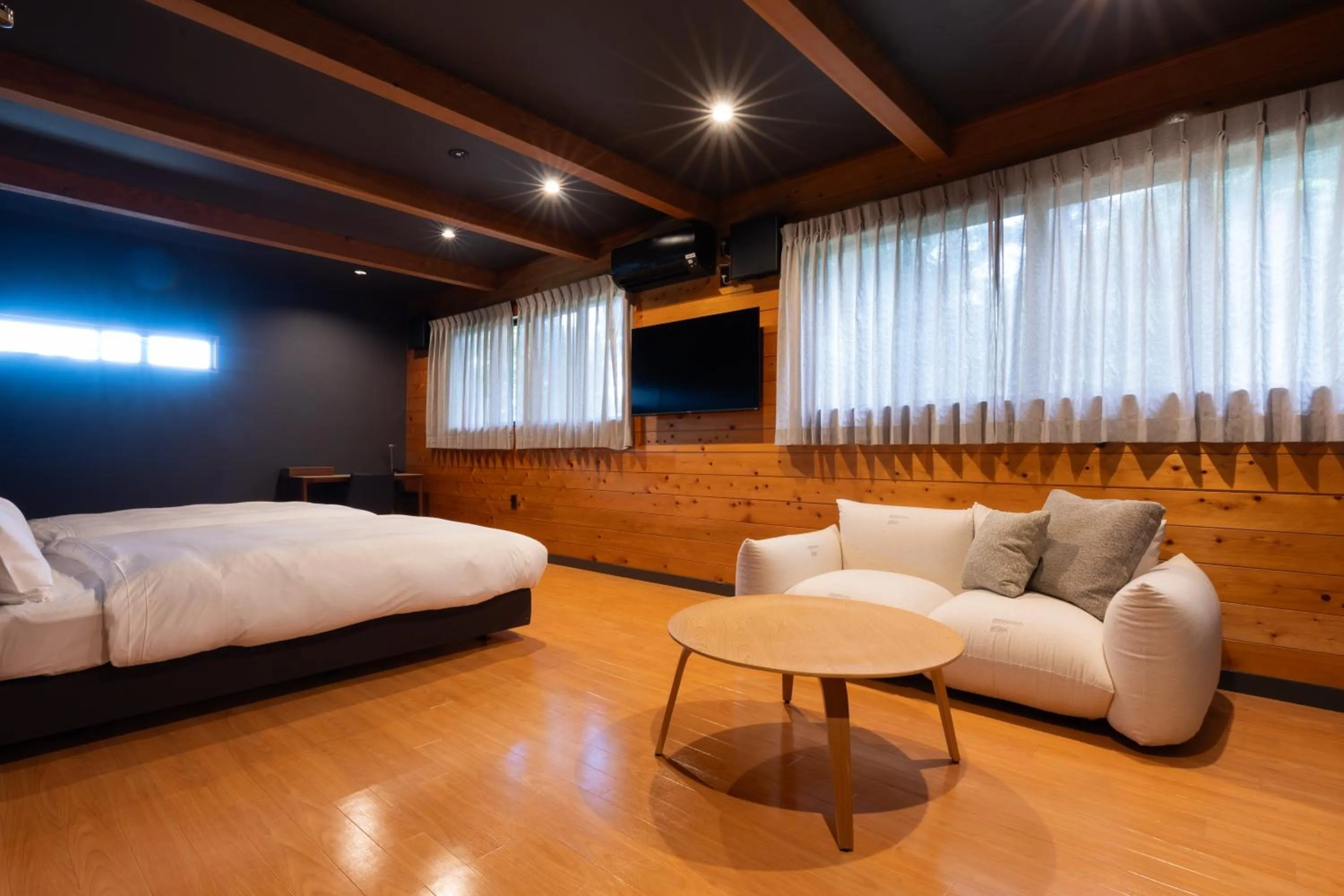 Bedroom, Bed in Kawaguchiko Country Cottage Ban