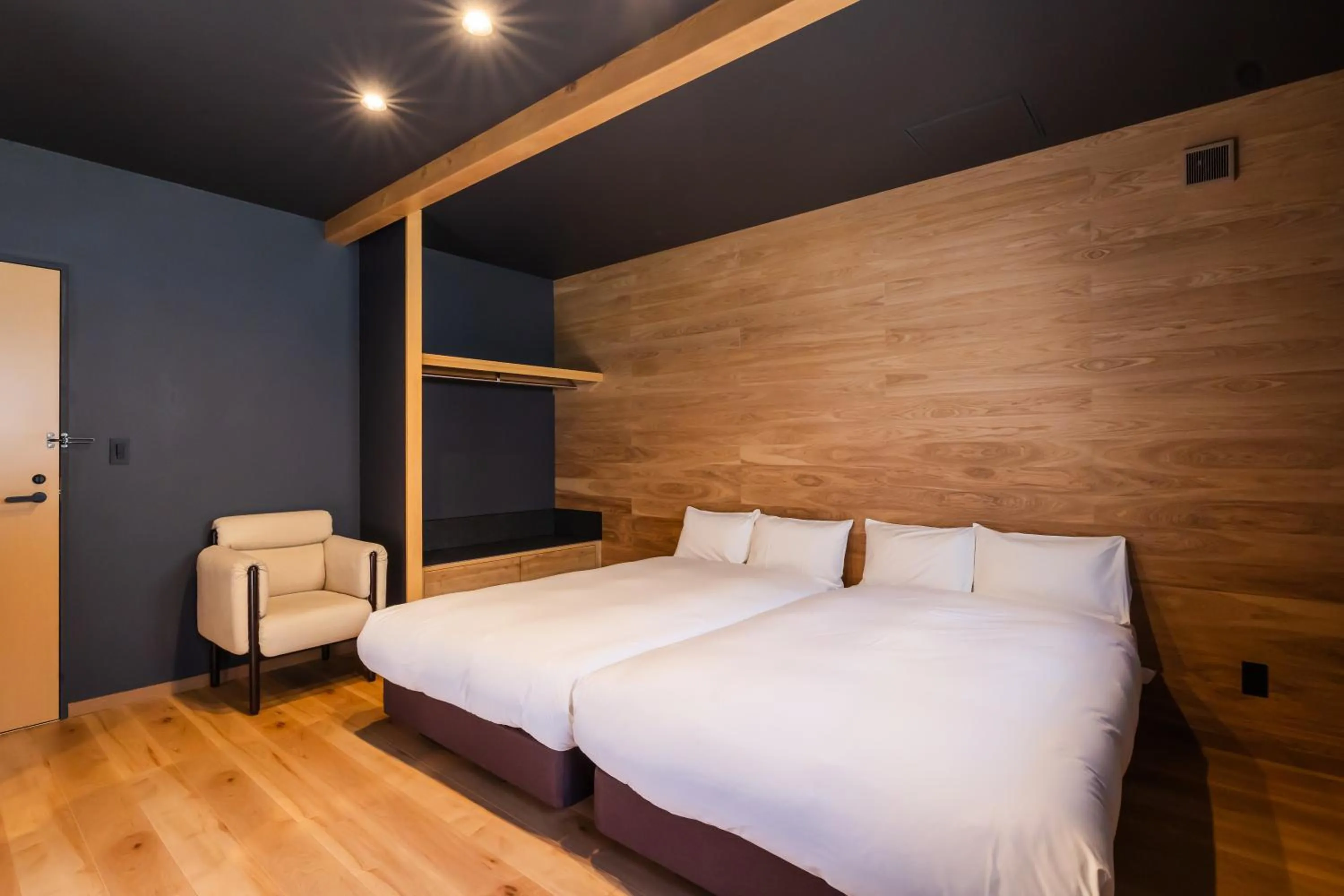 Bedroom, Bed in Kawaguchiko Country Cottage Ban