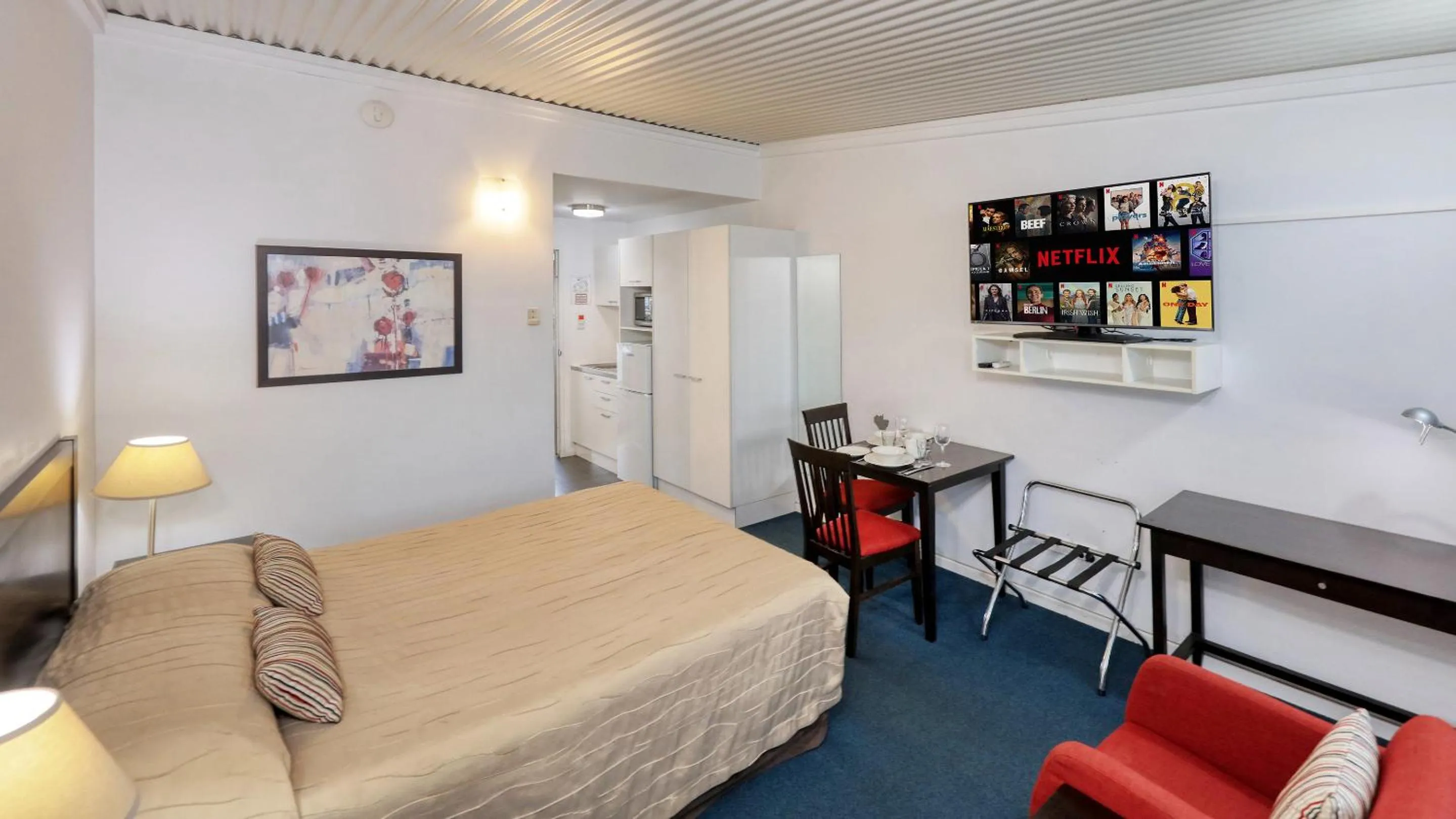 Bed in Route 66 Motor Inn