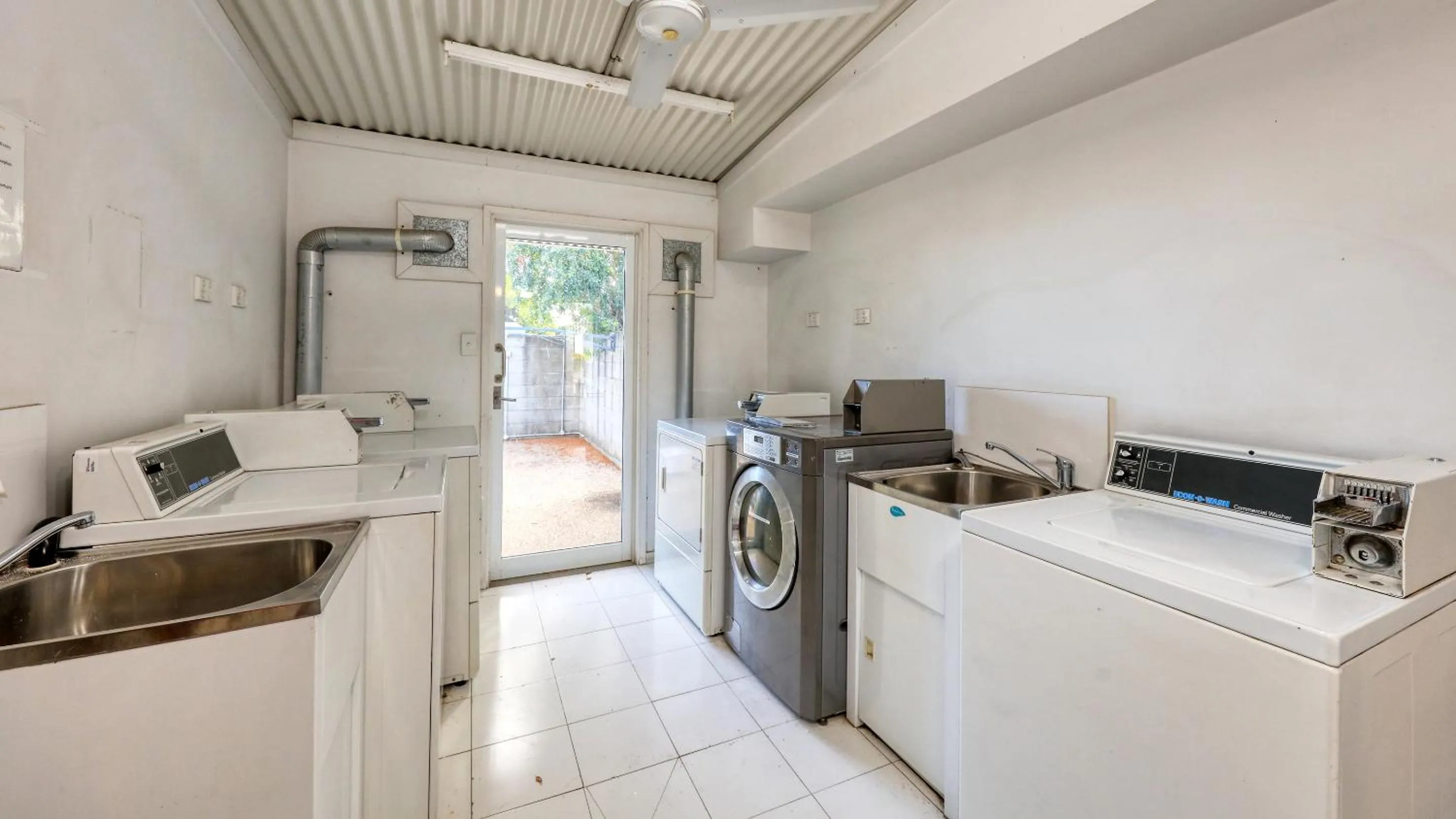 laundry in Route 66 Motor Inn