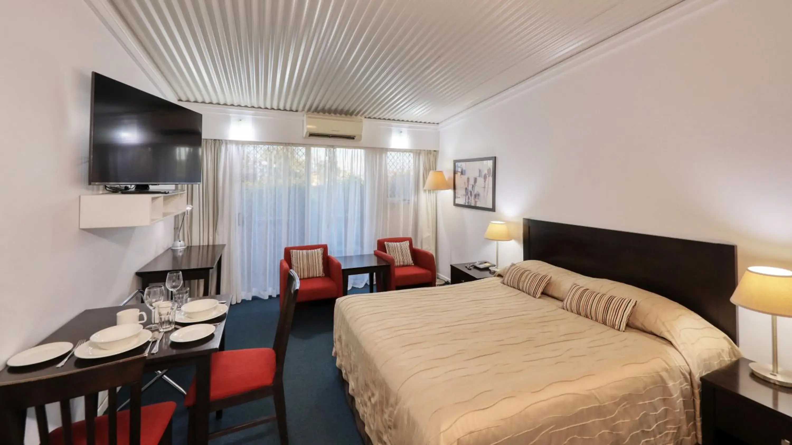 Queen Room - Upstairs in Route 66 Motor Inn Queen Room - Upstairs in Route 66 Motor Inn