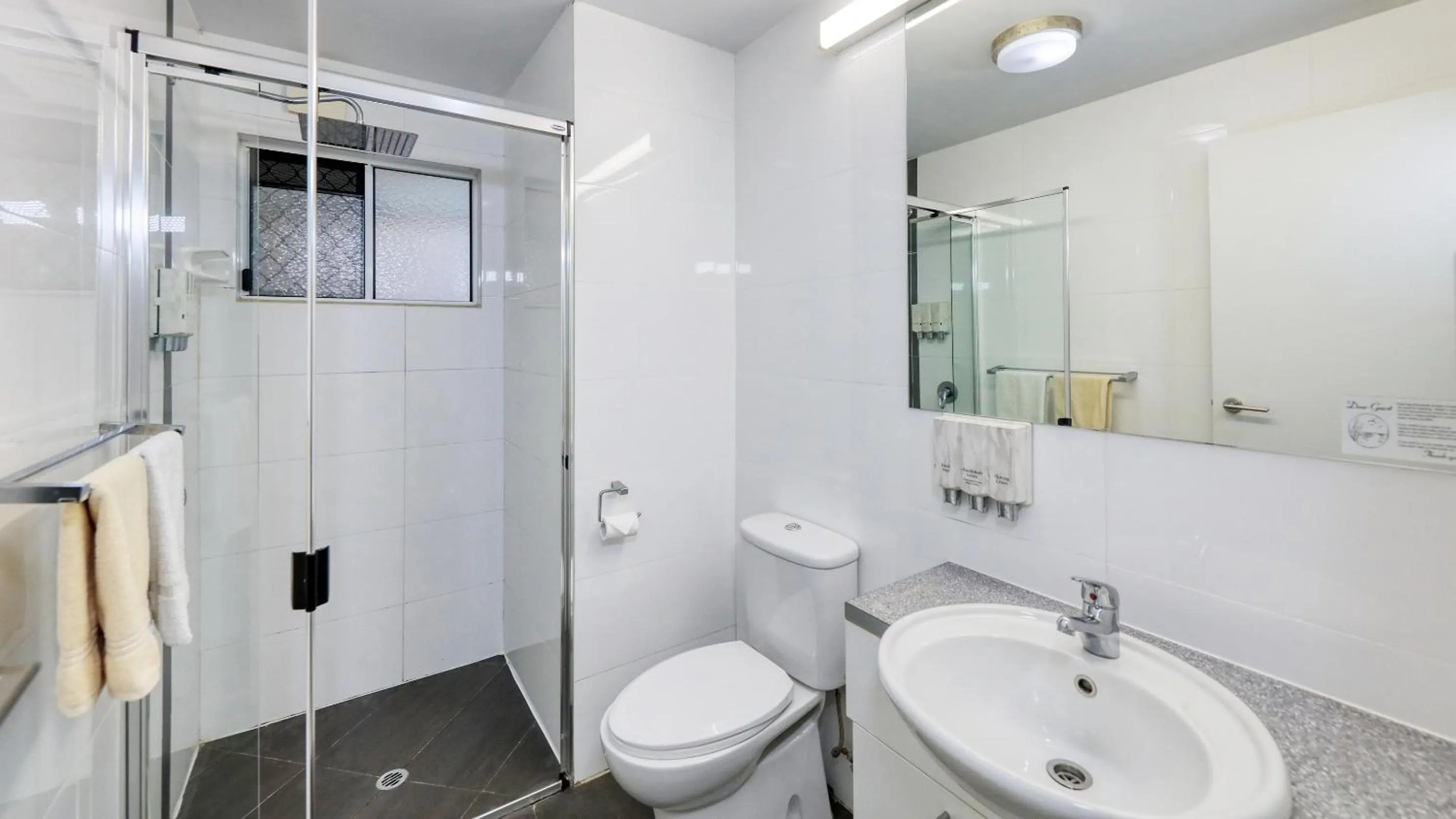 Shower in Route 66 Motor Inn