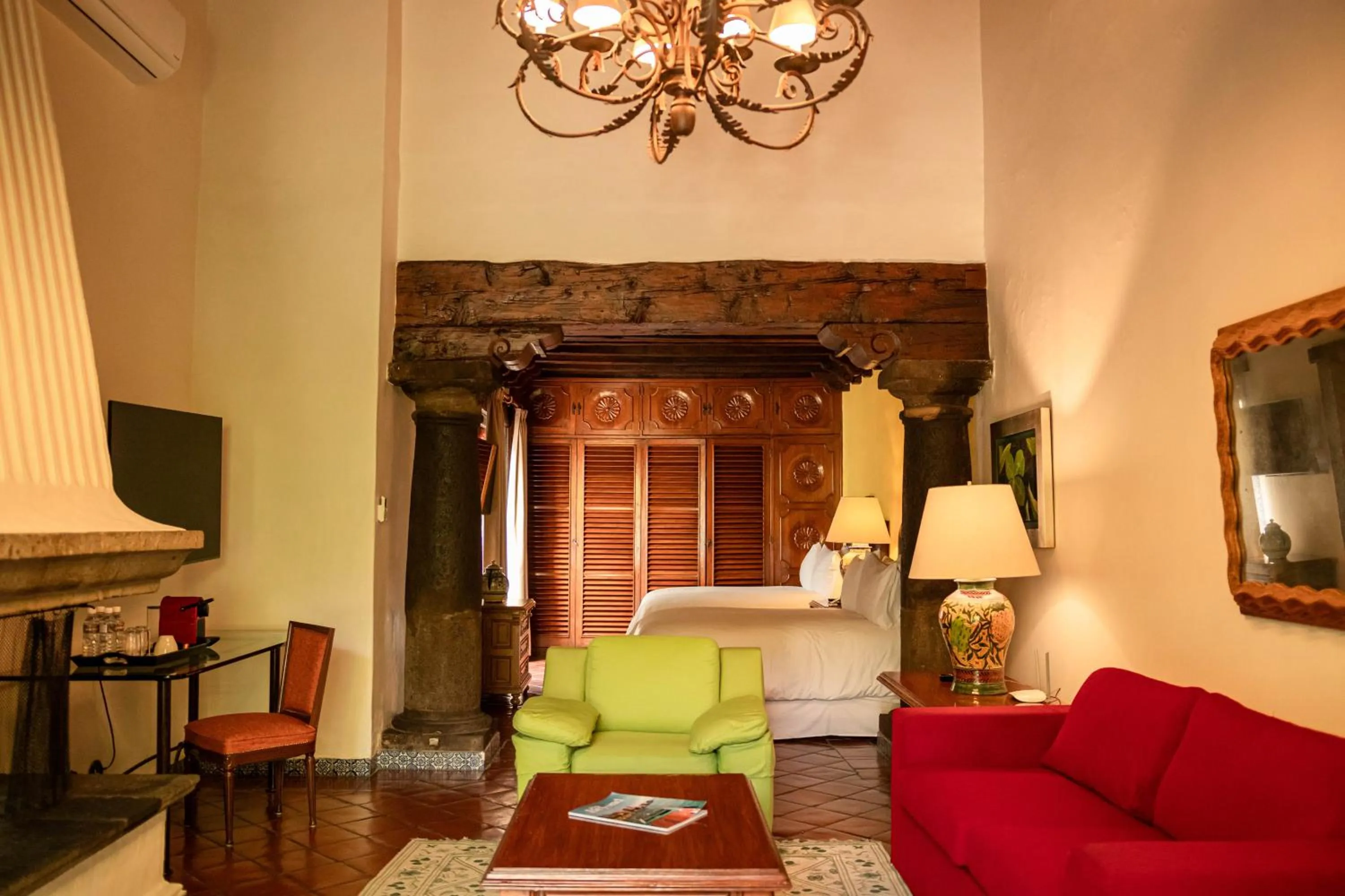 Living room, Bed in Las Mañanitas