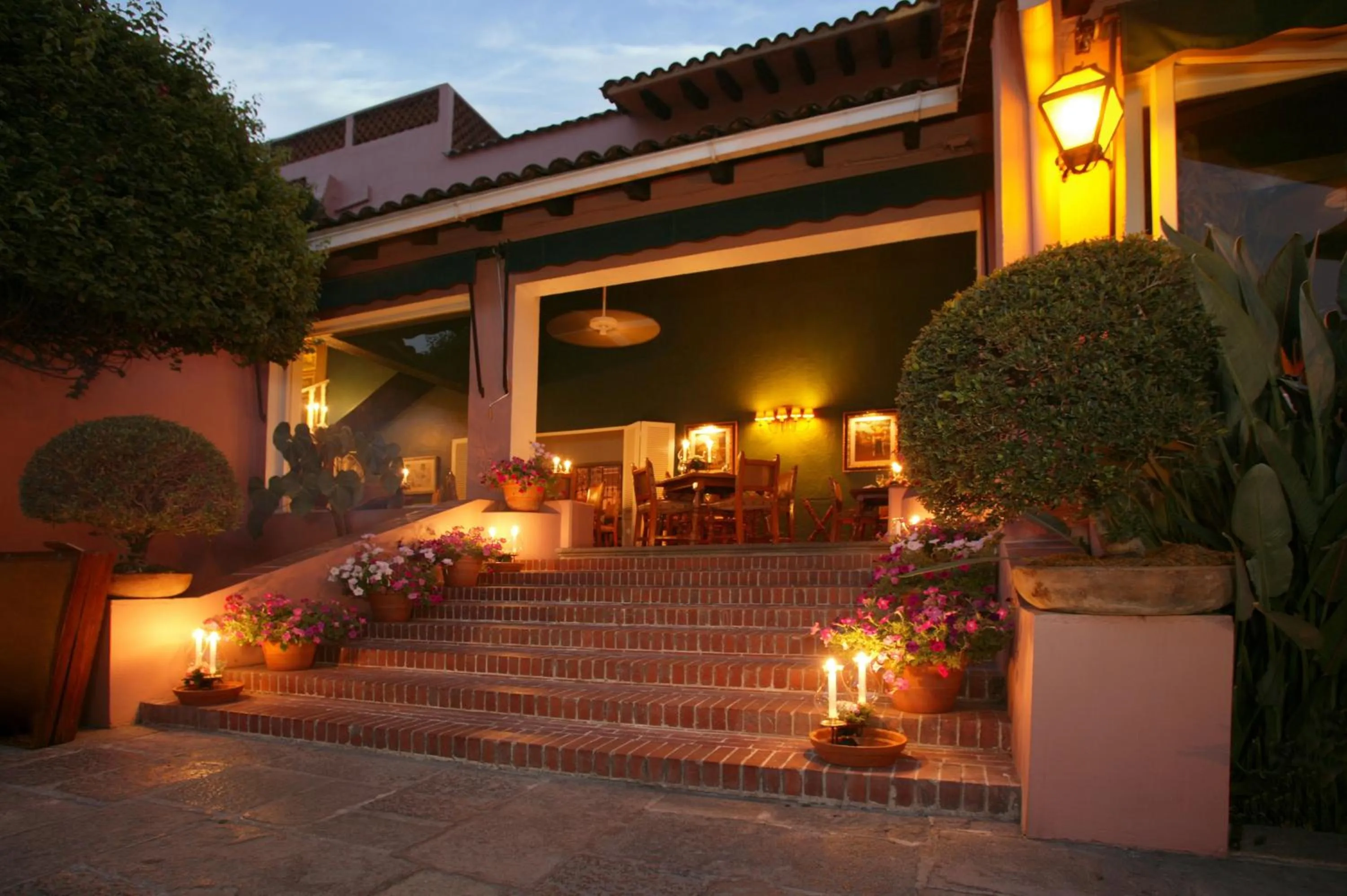 Property building in Las Mañanitas