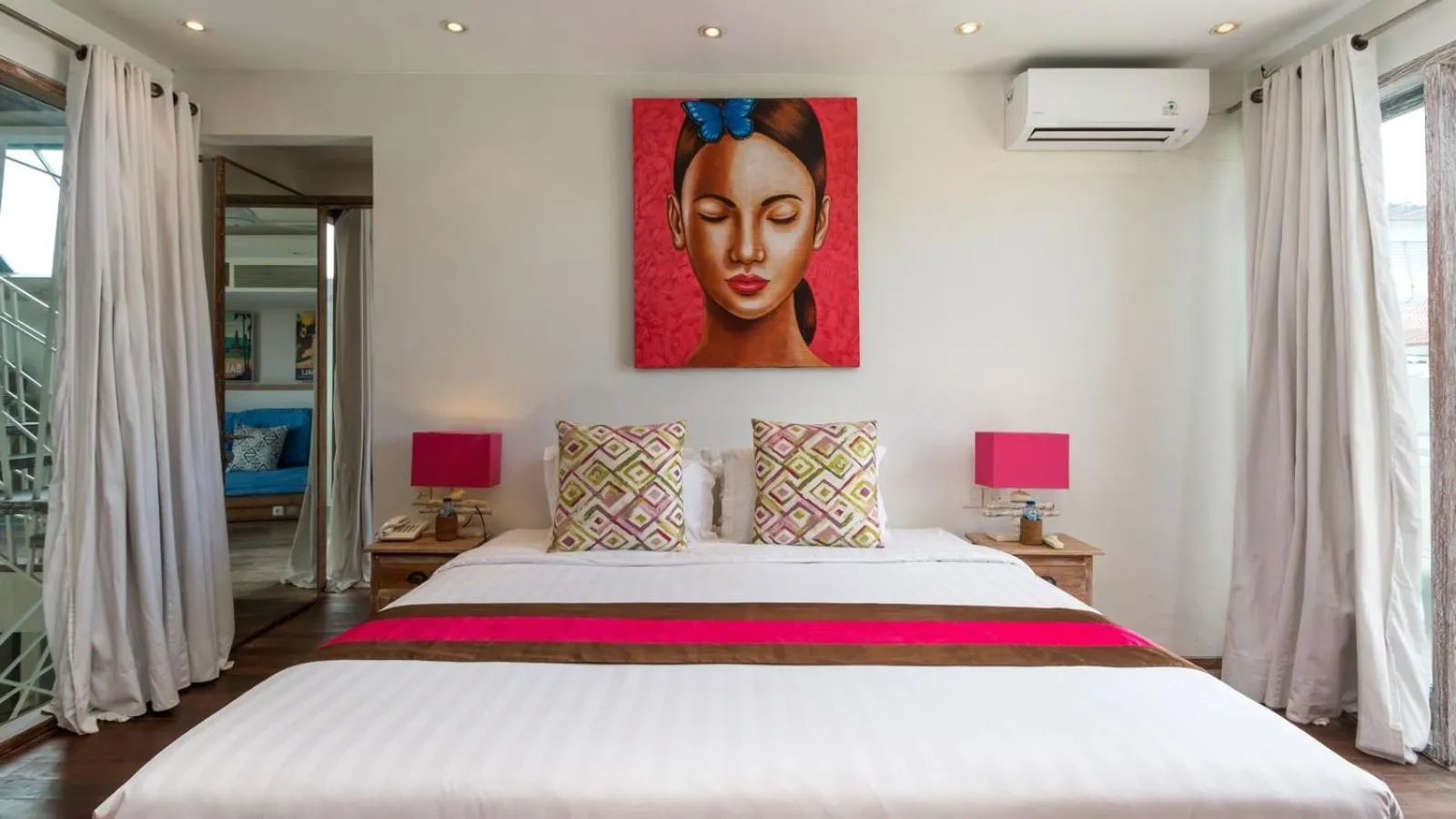 Shower, Bed in Casa Mateo Villa