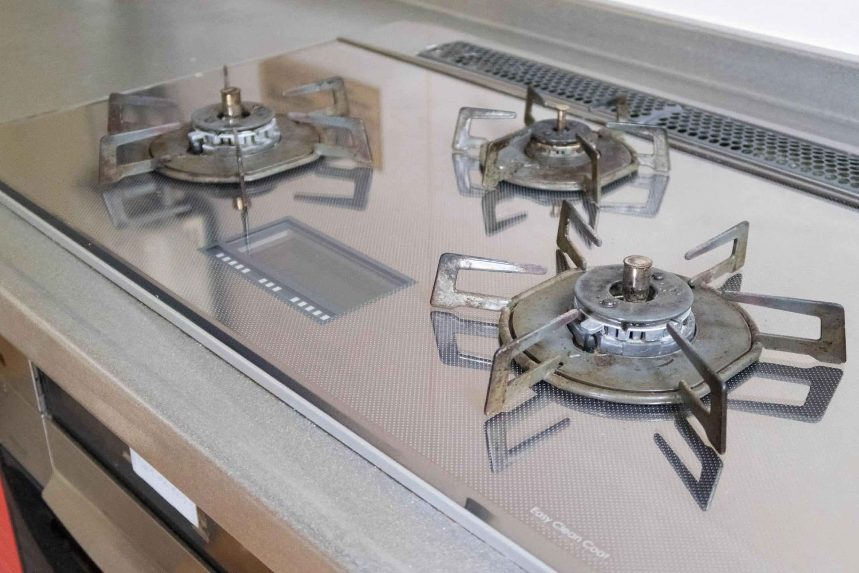 Communal kitchen in Guest House Hitsujian