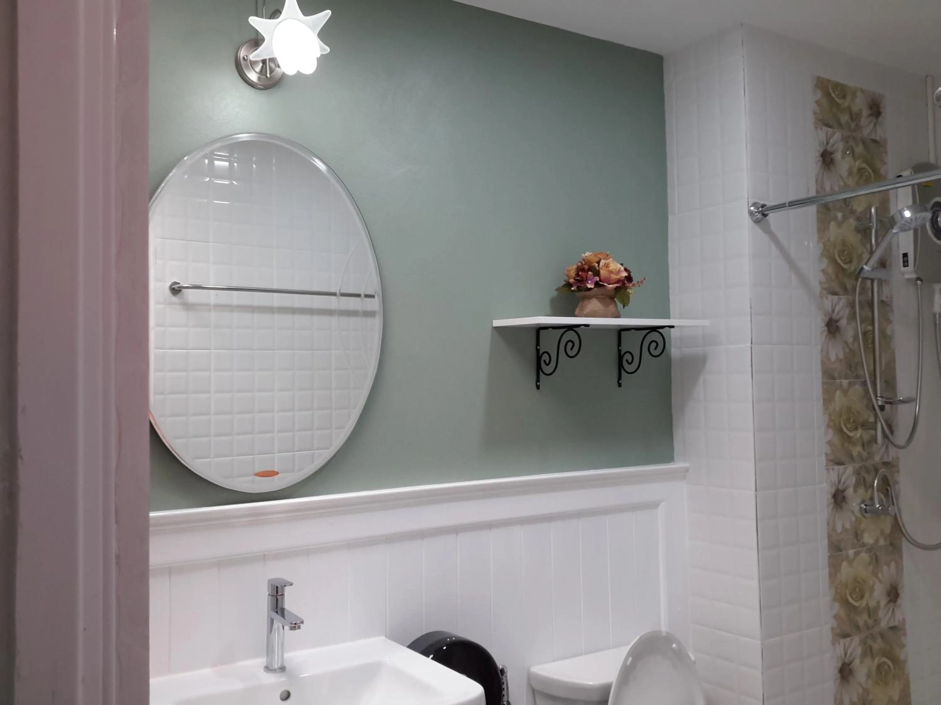 Toilet in Kala Krang Nueng