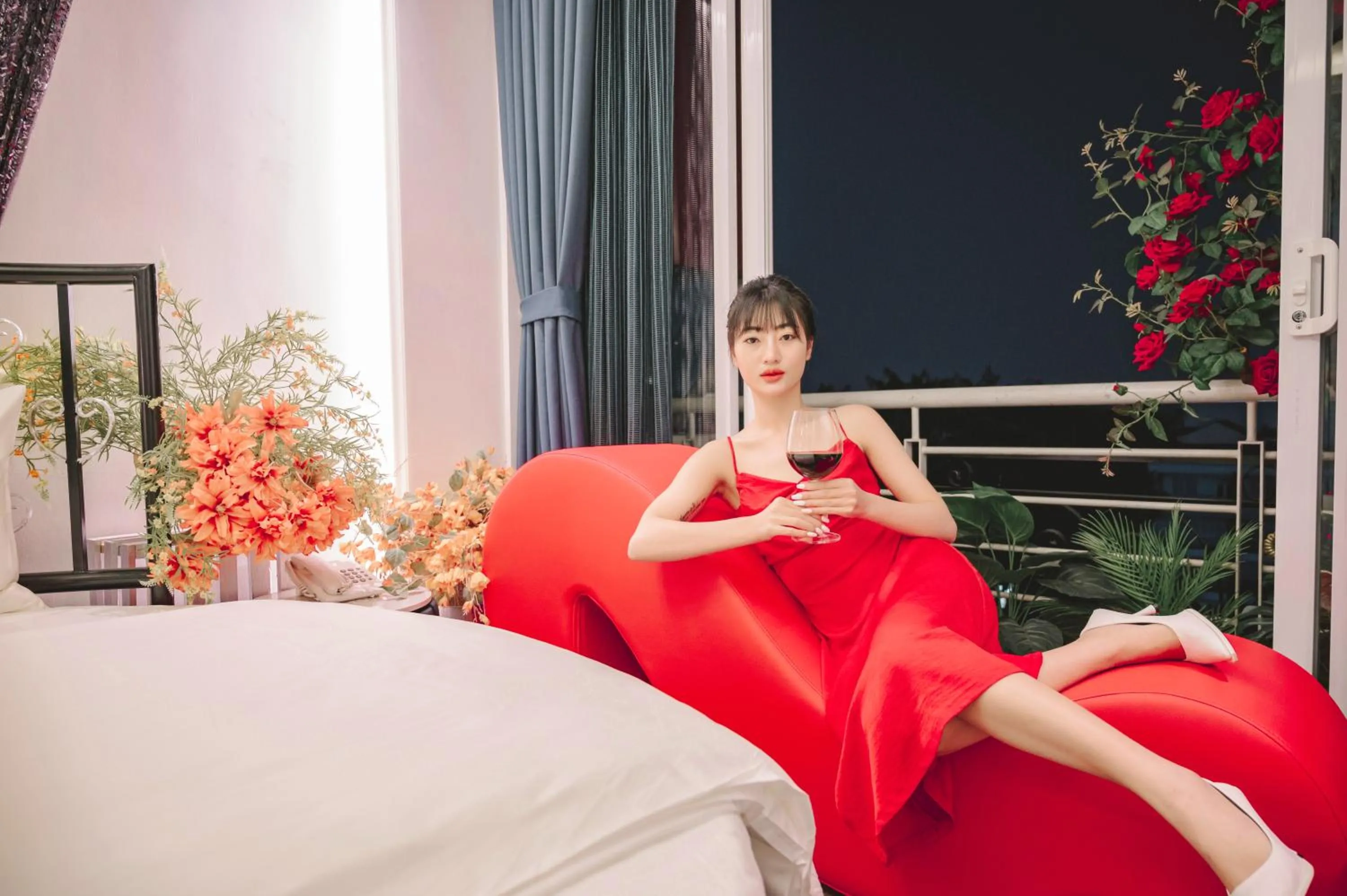 Bedroom, Bed in Mai Hotel