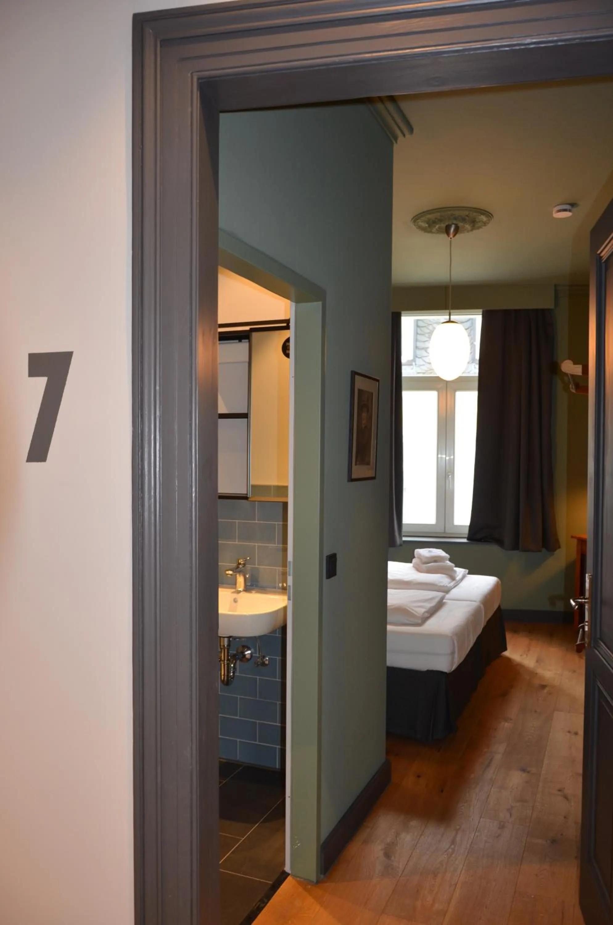 Bed in Storyhotel Bergischer Hof Königswinter