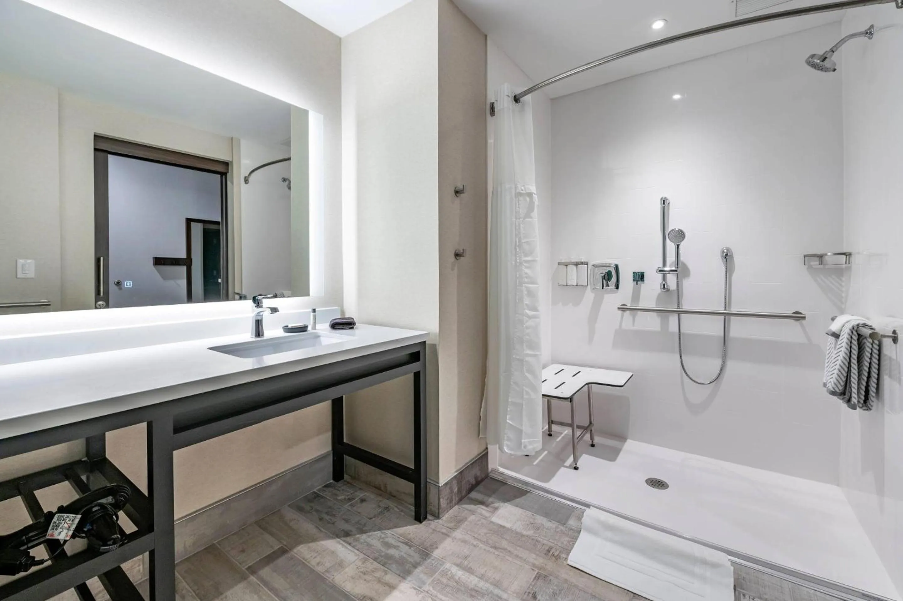 Bedroom in Cambria Hotel Louisville Downtown-Whiskey Row