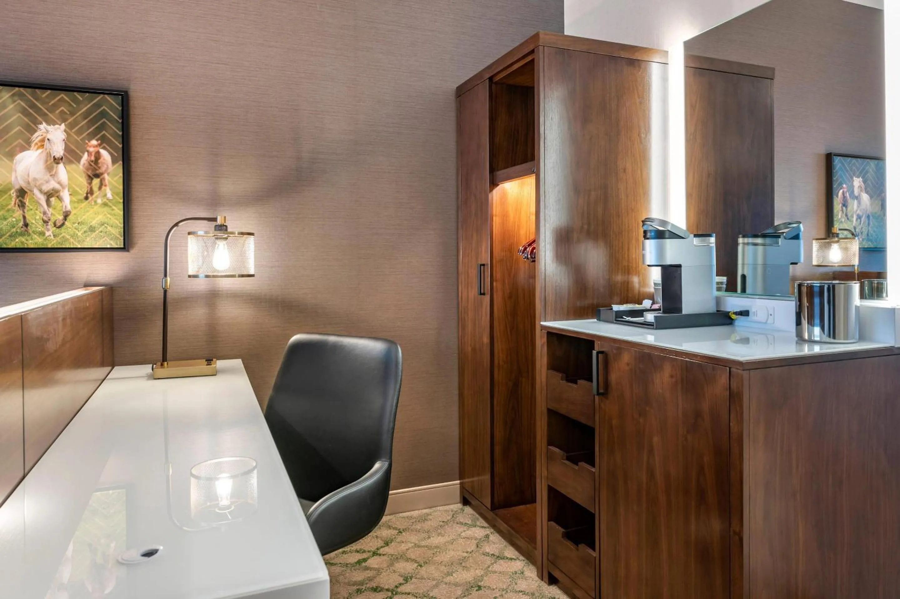 Bedroom in Cambria Hotel Louisville Downtown-Whiskey Row