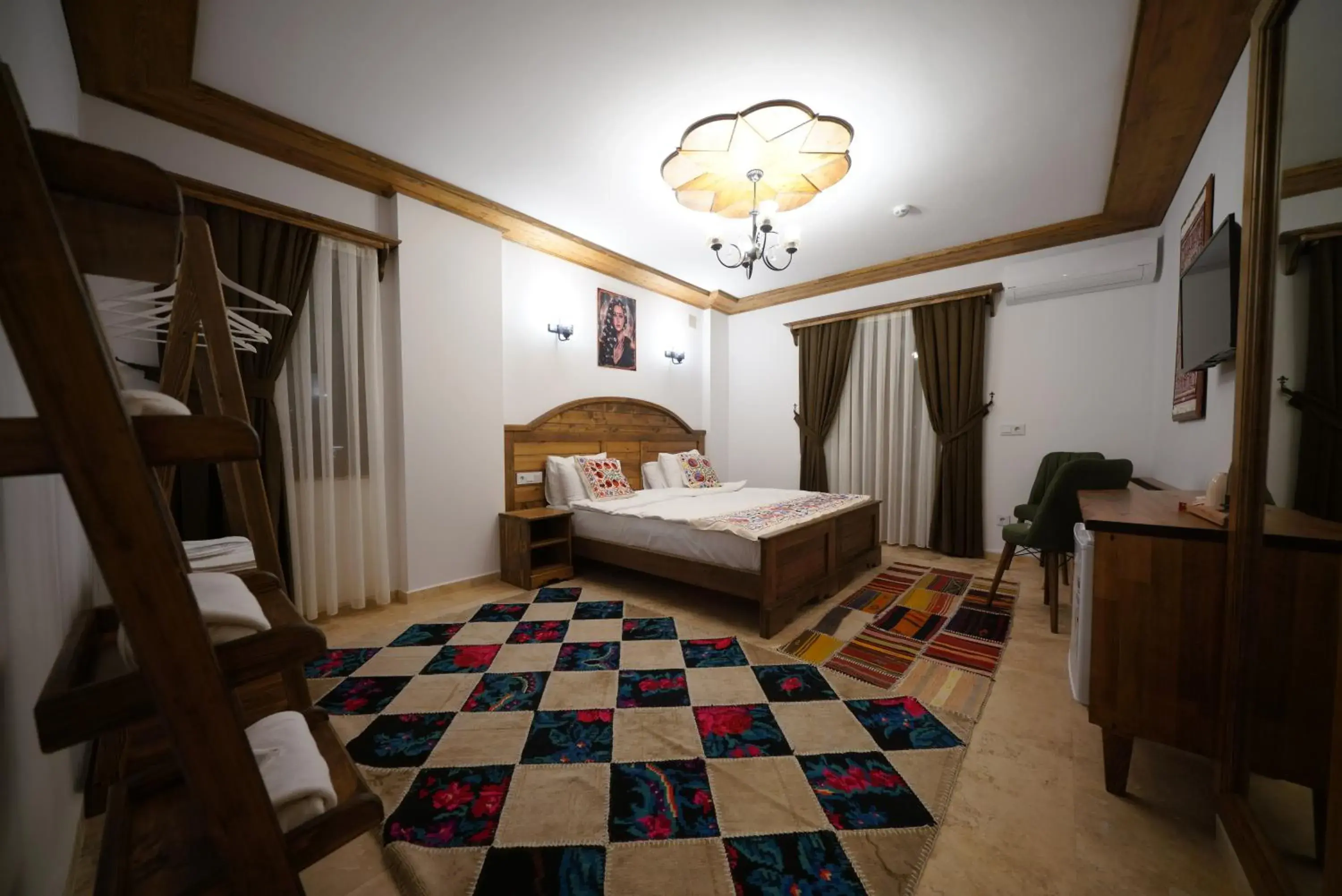 Deluxe Double Room with Balcony in Pashahan Hotel Deluxe Double Room with Balcony in Pashahan Hotel